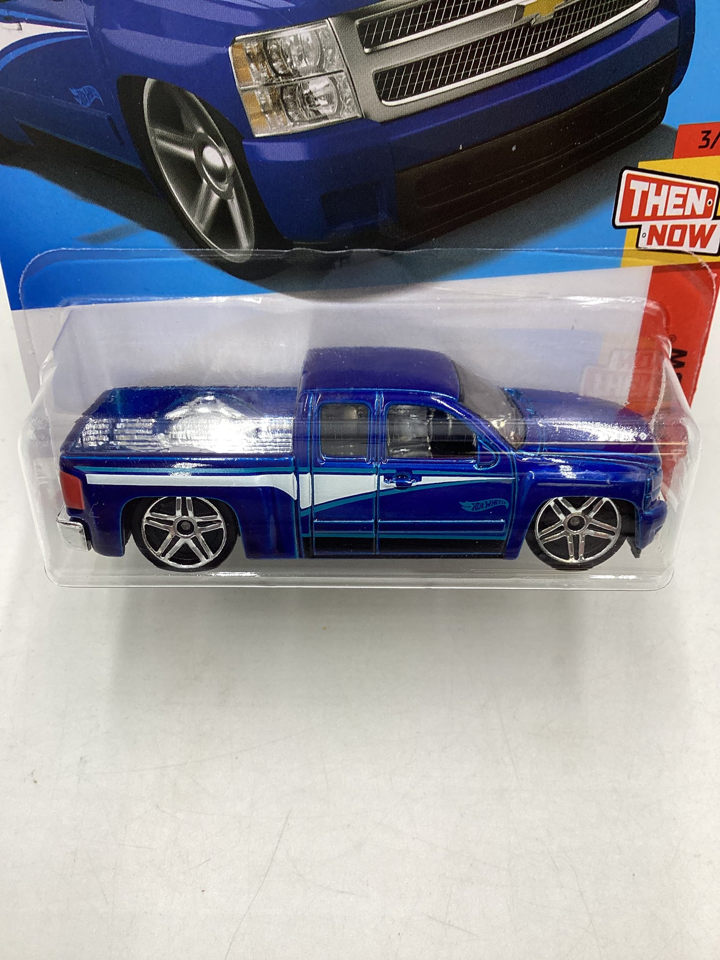 2024 Hot Wheels #207 Chevy Silverado Blue