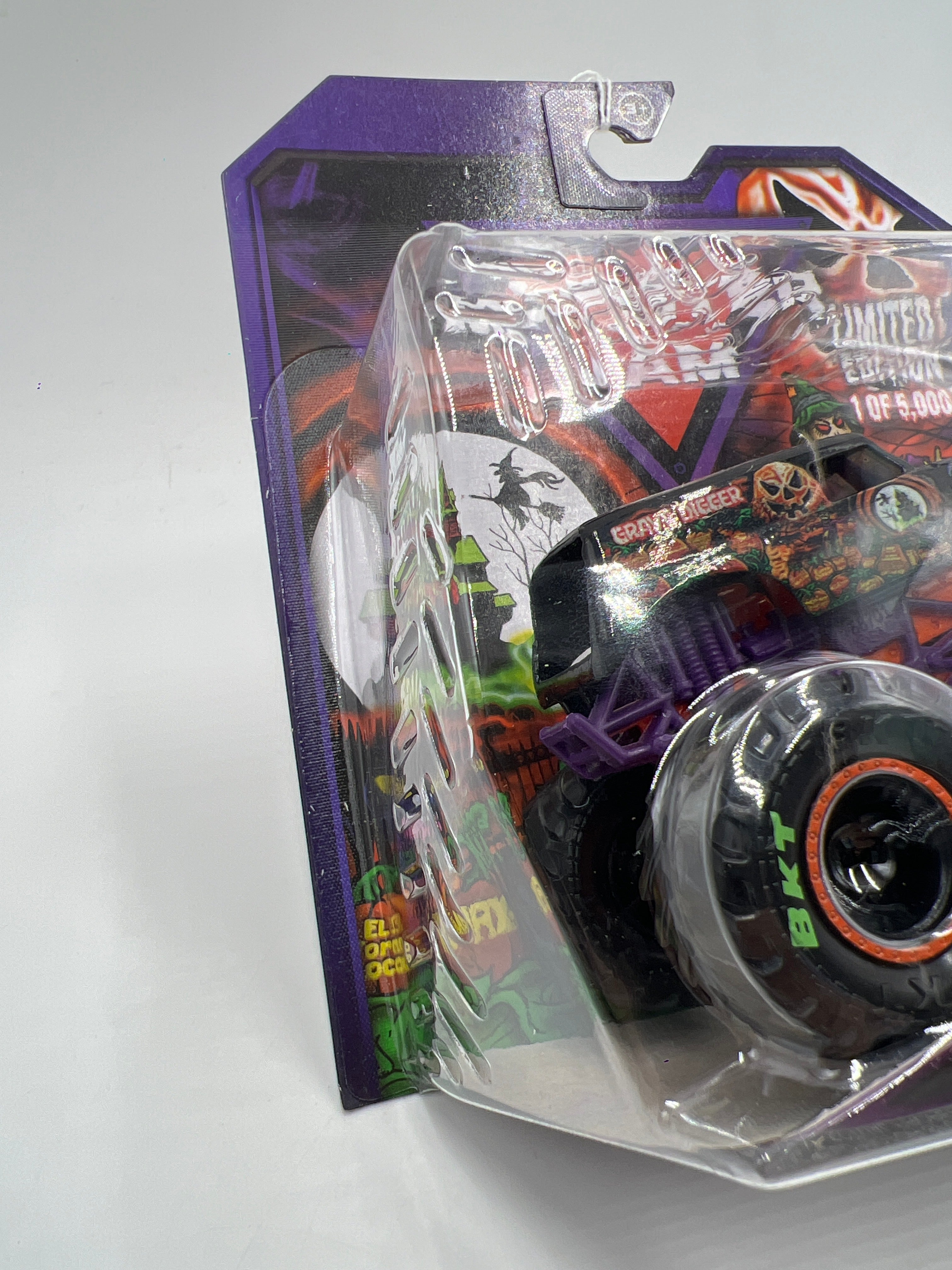 2025 Monster Jam Happy Halloween Limited Edition 1/5000 Grave