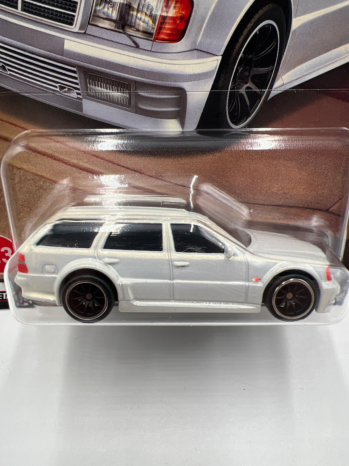 2024 Hot Wheels Premium Boulevard #113 Mercedes-Benz E 36 AMG White 261B