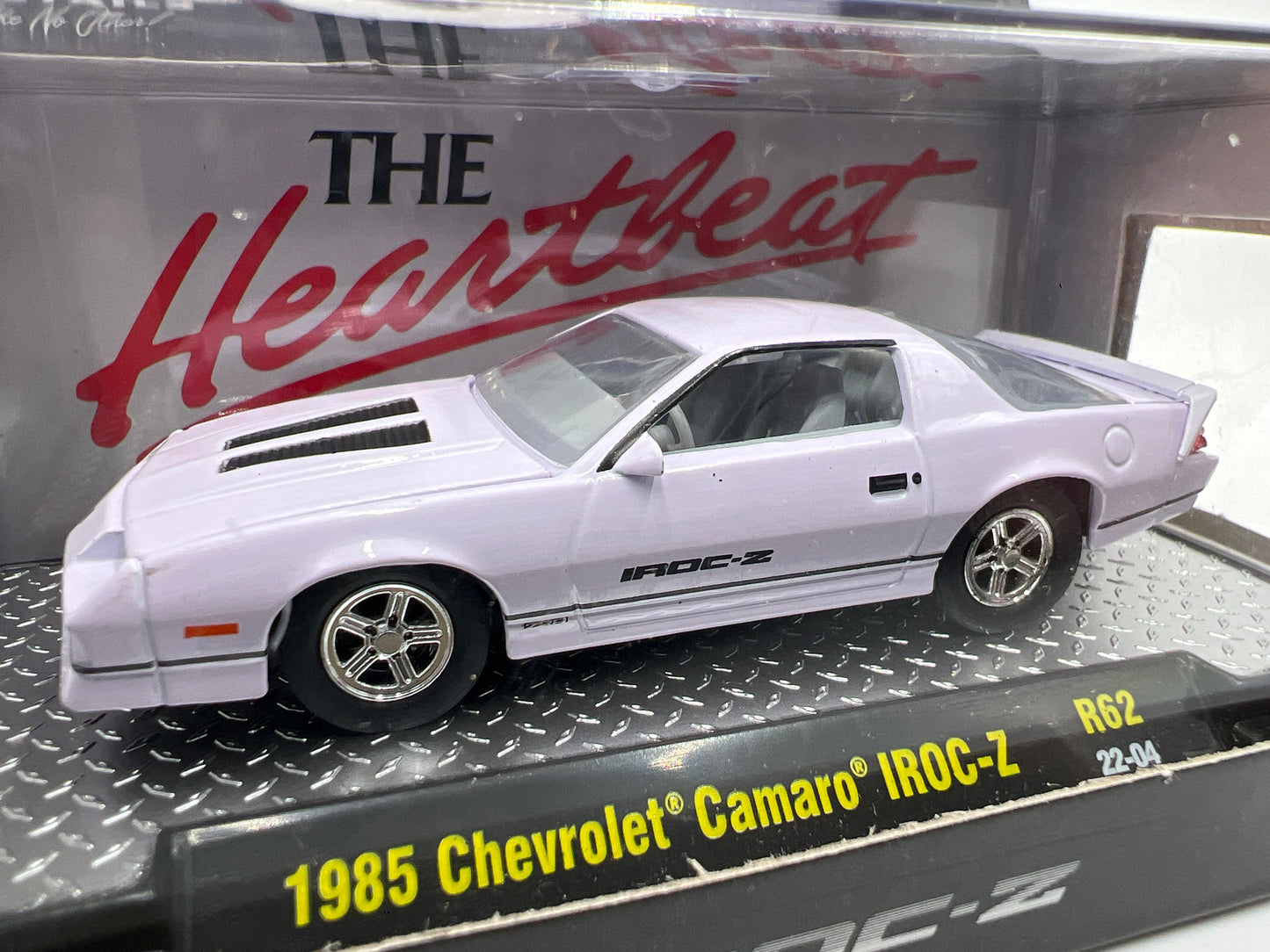 M2 Machines Detroit Muscle 1985 Chevrolet Camaro IROC-Z White R62