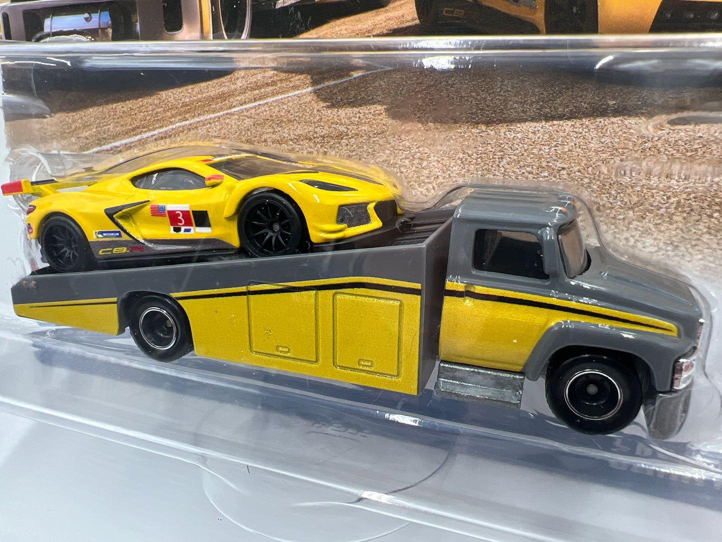 Hot Wheels Car Culture Team Transport #36 Corvette C8.R & Carry On W/Protector