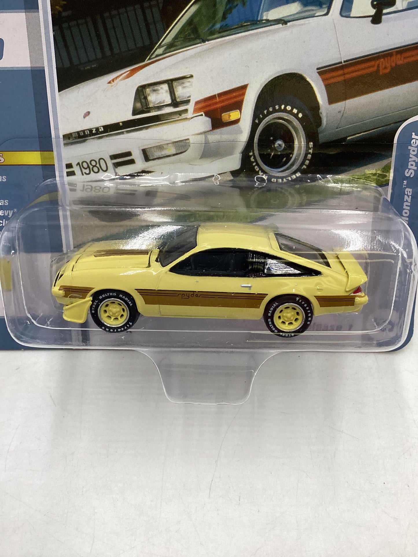 Johnny Lightning Classic Gold Collection Chevrolet 1980 Chevy Monza Spyder 228C