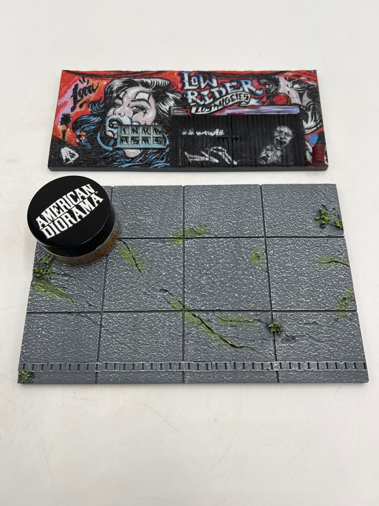 American Diorama 1:64 Mijo Exclusives LA Street Art Resin Diorama Lowrider Limited Edition W/Leaves (Car Not Included)