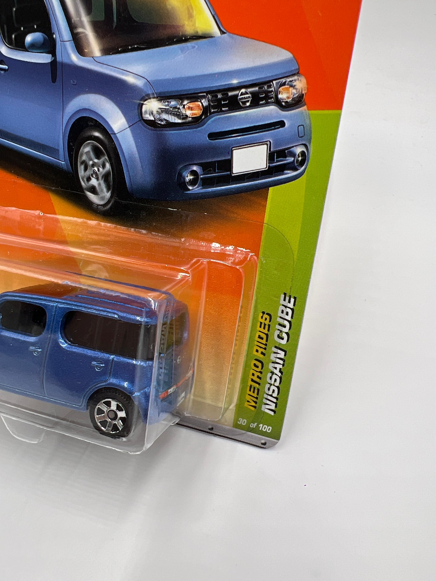 Matchbox Metro Rides #30 Nissan Cube Blue W/Protector