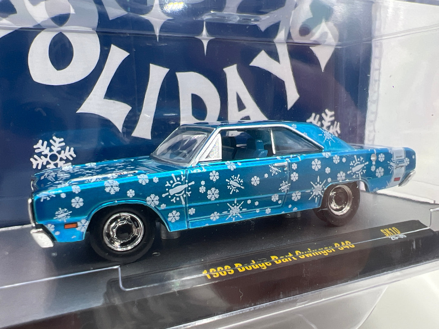 2025 M2 Machines Coca Cola Holidays 1969 Dodge Dart Swinger 340 Blue SK10 194E