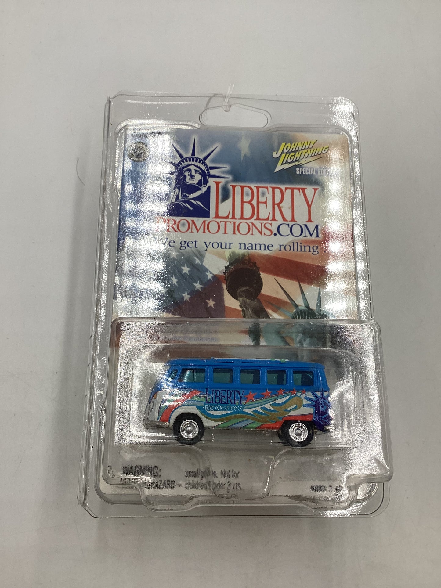 Johnny Lightning Liberty Promotion Edition No. 1 66 Volkswagen 23 Window Samba Bus with protector