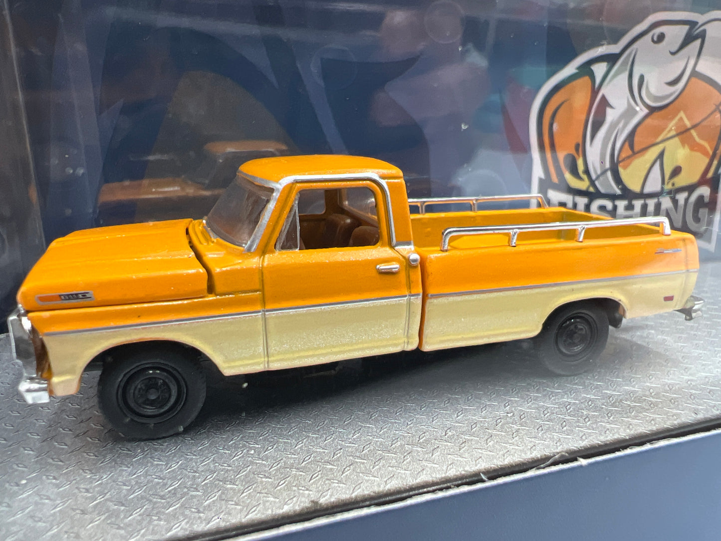 2025 M2 Machines Auto Haulers 1969 Ford F-100 Ranger Truck & 1971 Ford Bronco R85 Orange R85