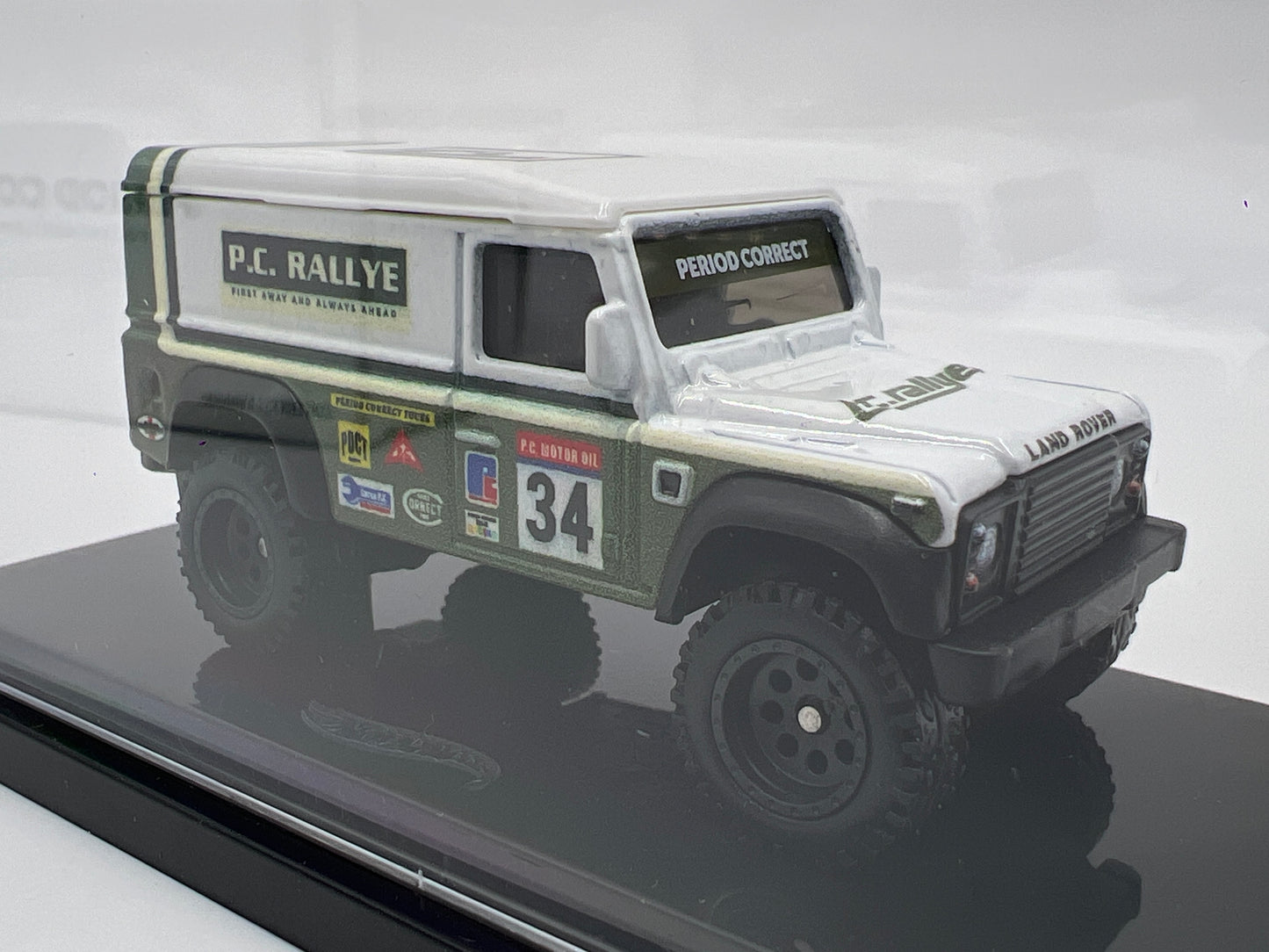 2019 Hot Wheels X Period Correct Land Rover Defender 110 Green/White VHTF