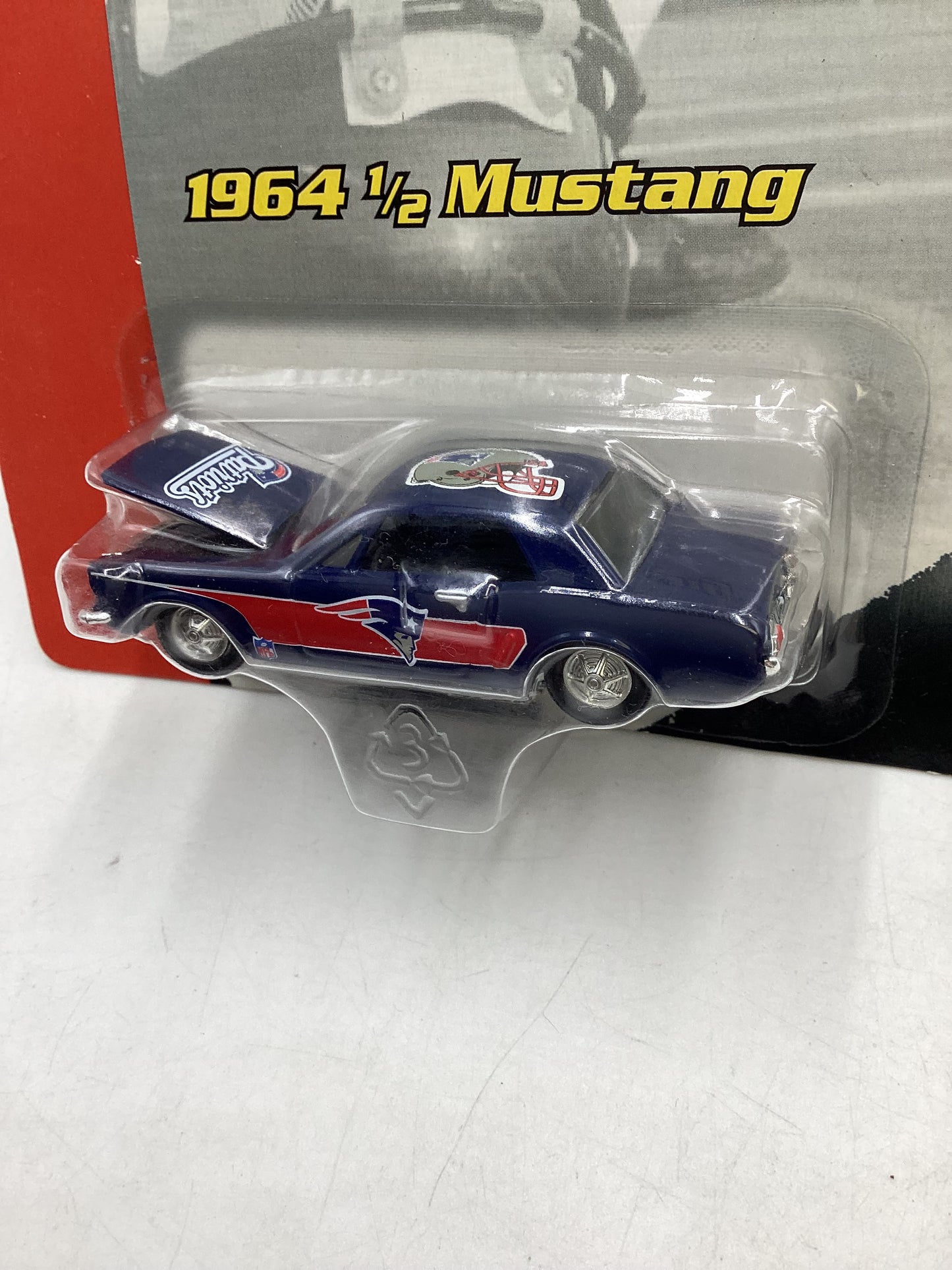 2005 Ertl Collectibles Classic Rides 64 1/2 Mustang NFL Patriots (SR)