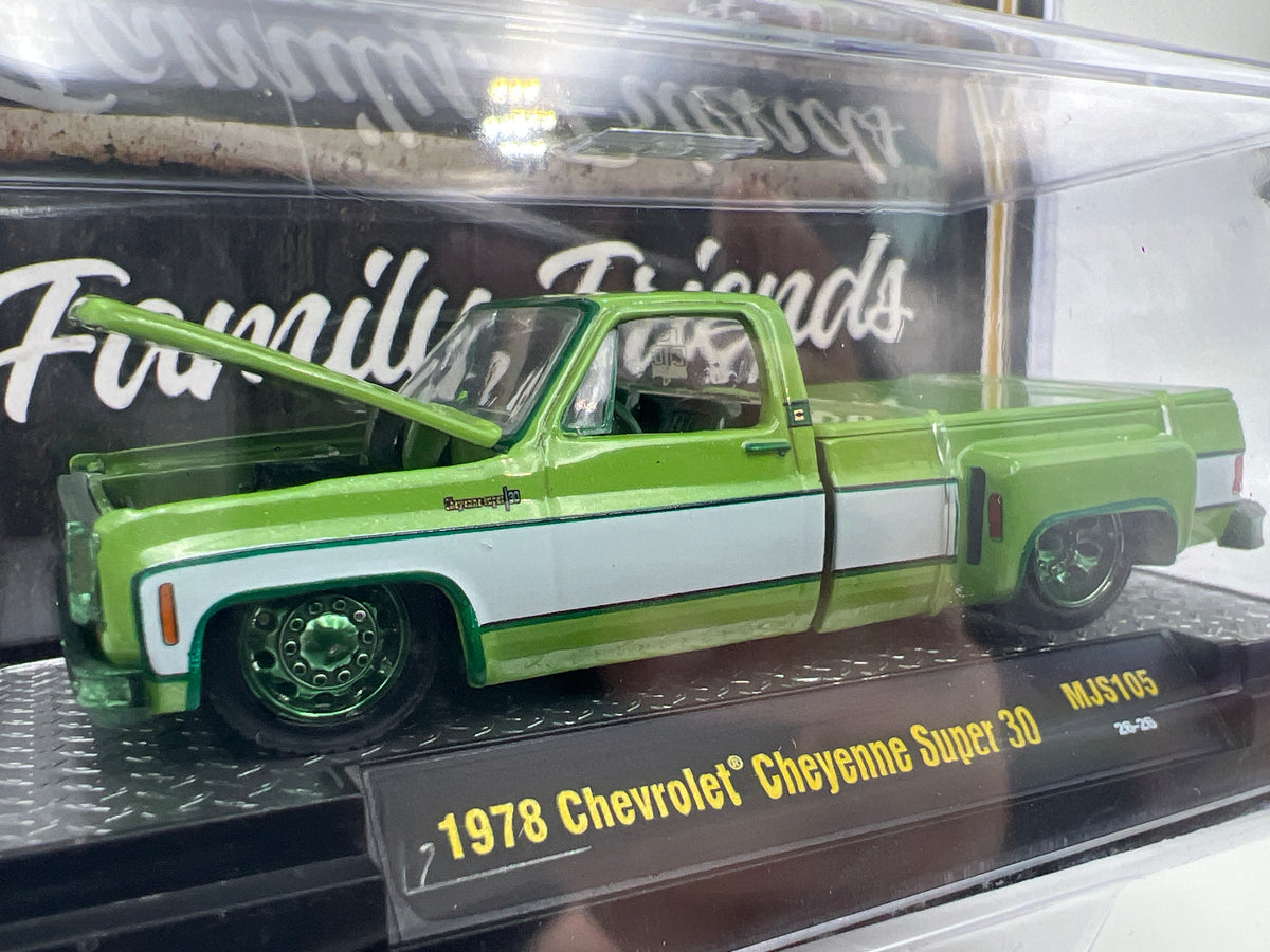 M2 Machines MJS105 MiJo Exclusives CHASE C10s In The Park 1978 Chevrolet Cheyenne Super 30