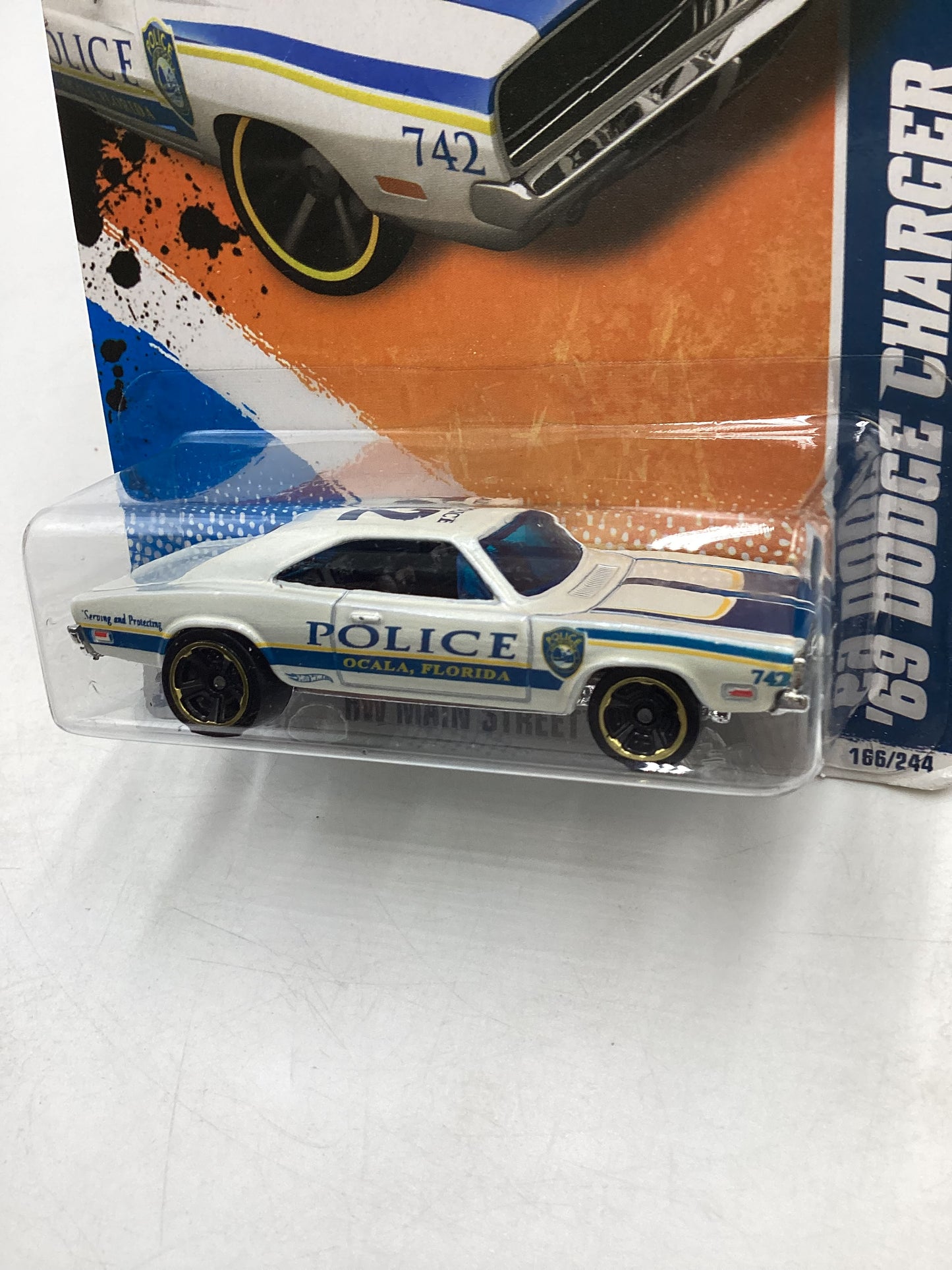 2011 Hot Wheels #166 69 Dodge Charger Police White 41B