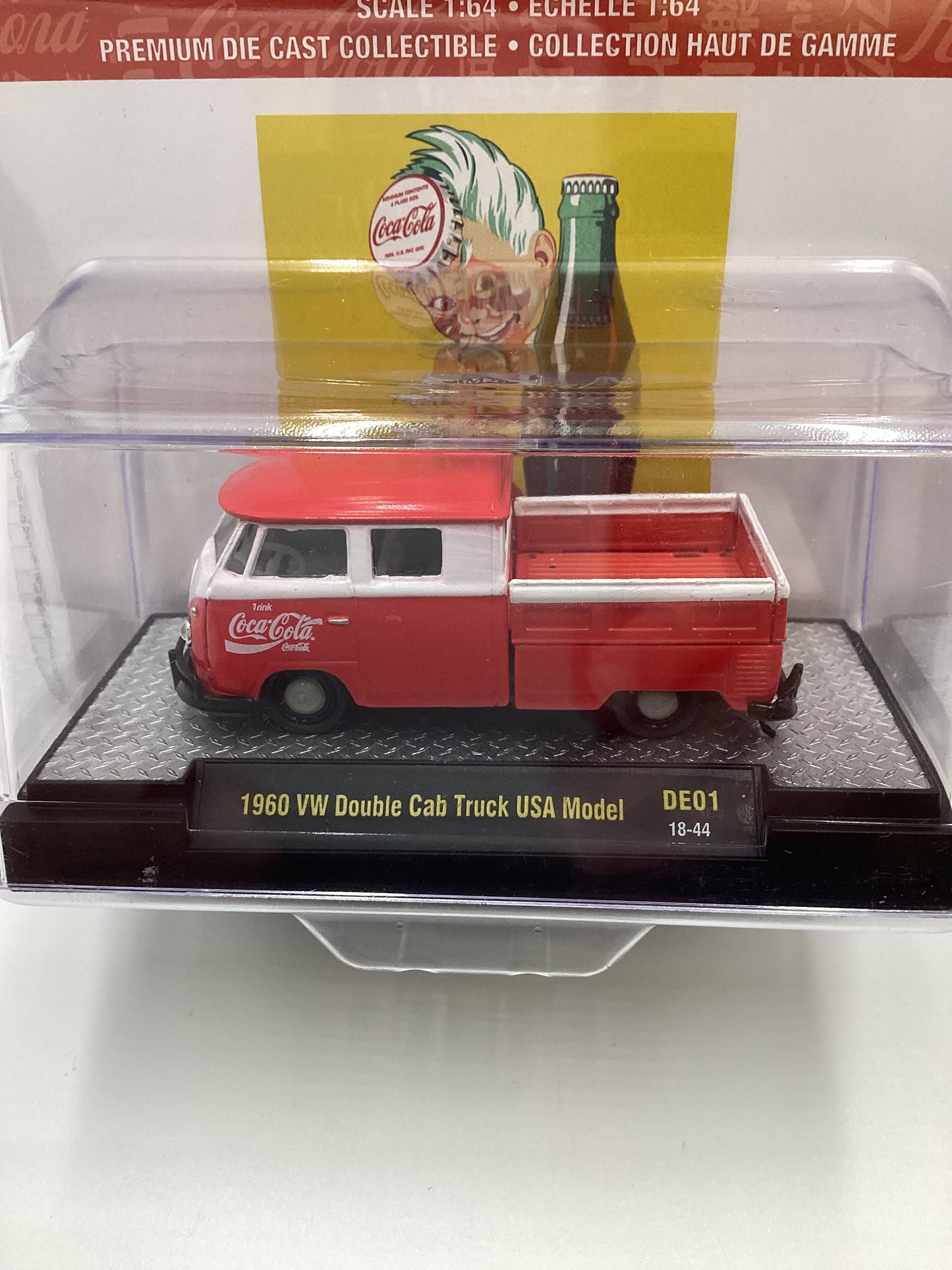 M2 Machines DE01 Coca Cola 1960 VW Double Cab Truck USA Model Red 198E