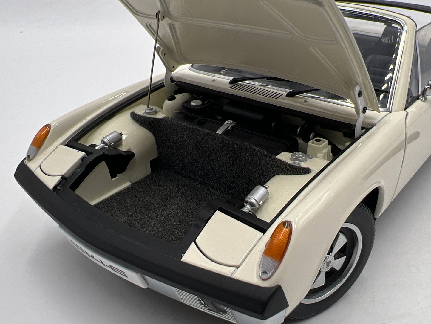 Rare AutoArt 1/18 Scale Porsche 914-6 Ivory White Loose VHTF Exceptional Detail