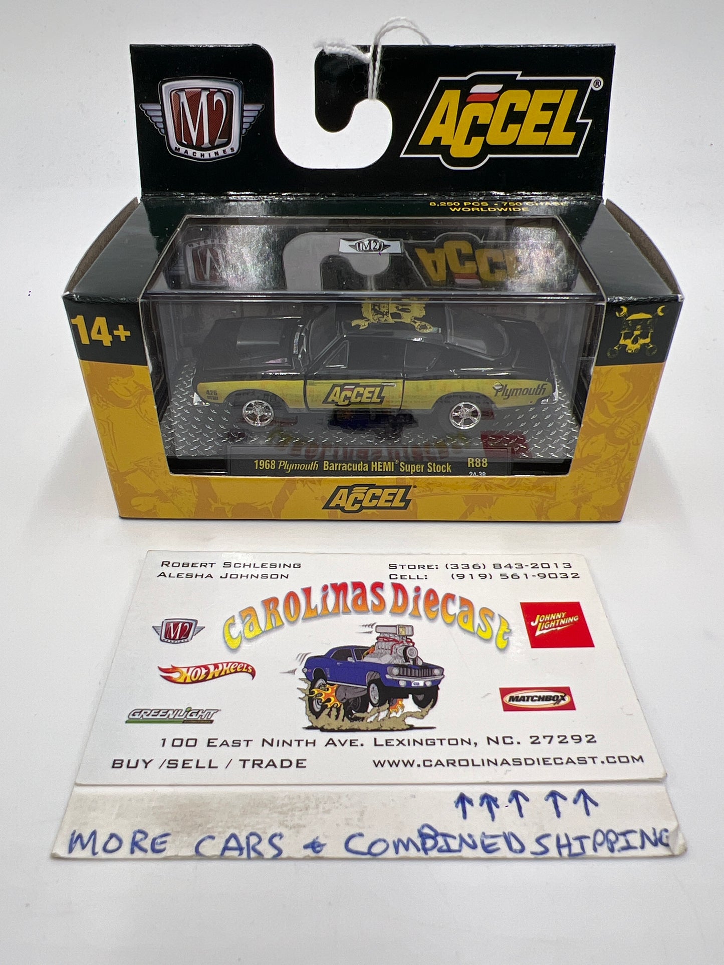 M2 Machines Accel 1968 Plymouth Barracuda Hemi Super Stock Black/Yellow R88