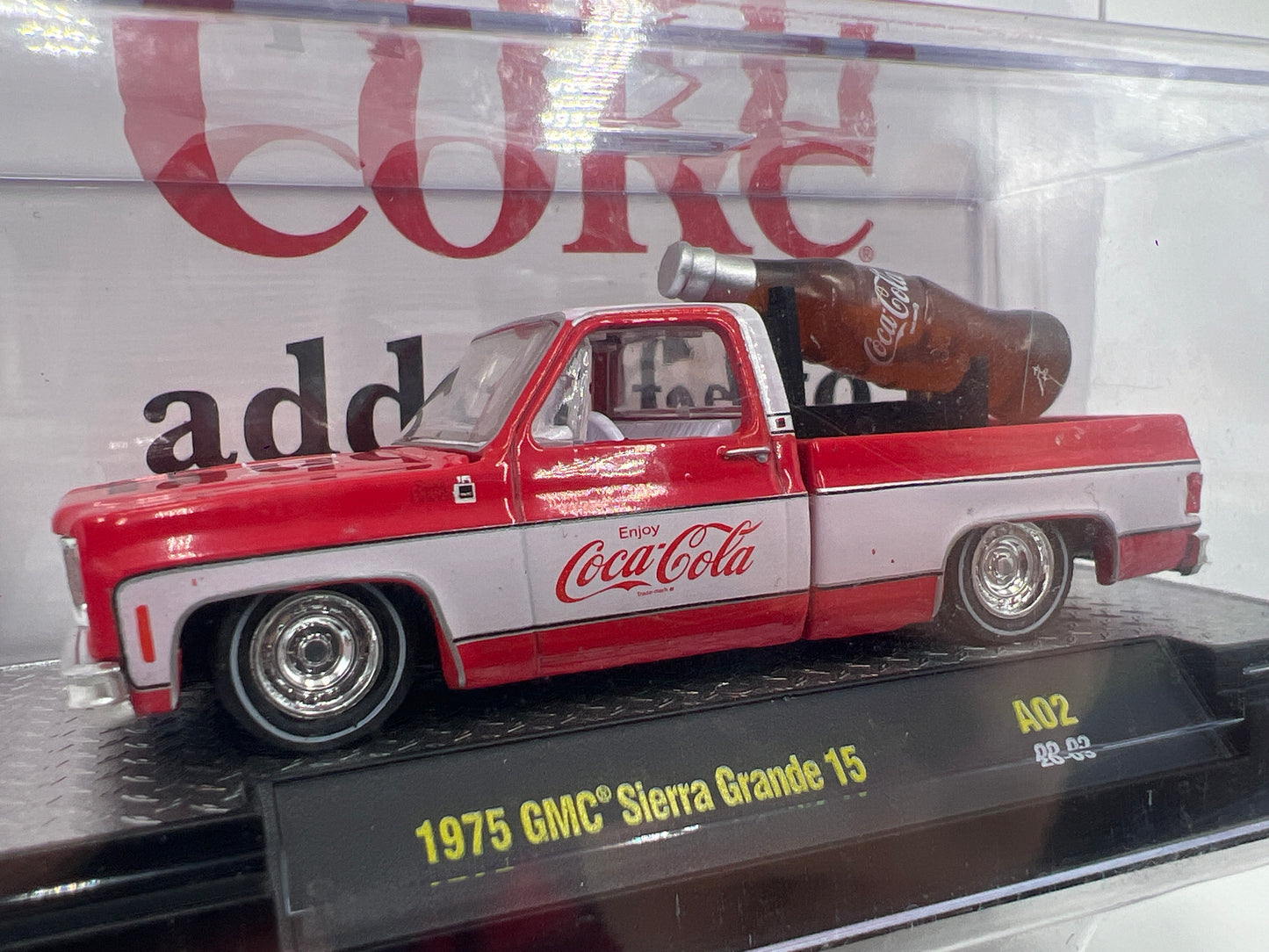 M2 Machines Coca Cola 1975 GMC Sierra Grande 15 A02
