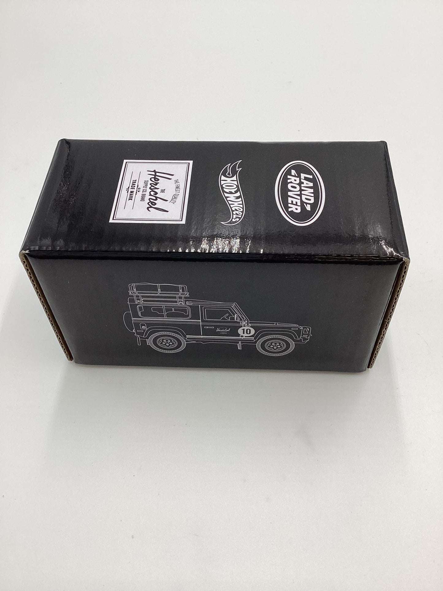 2021 Hot Wheels X Herschel W/Bag Land Rover Defender 90 VHTF