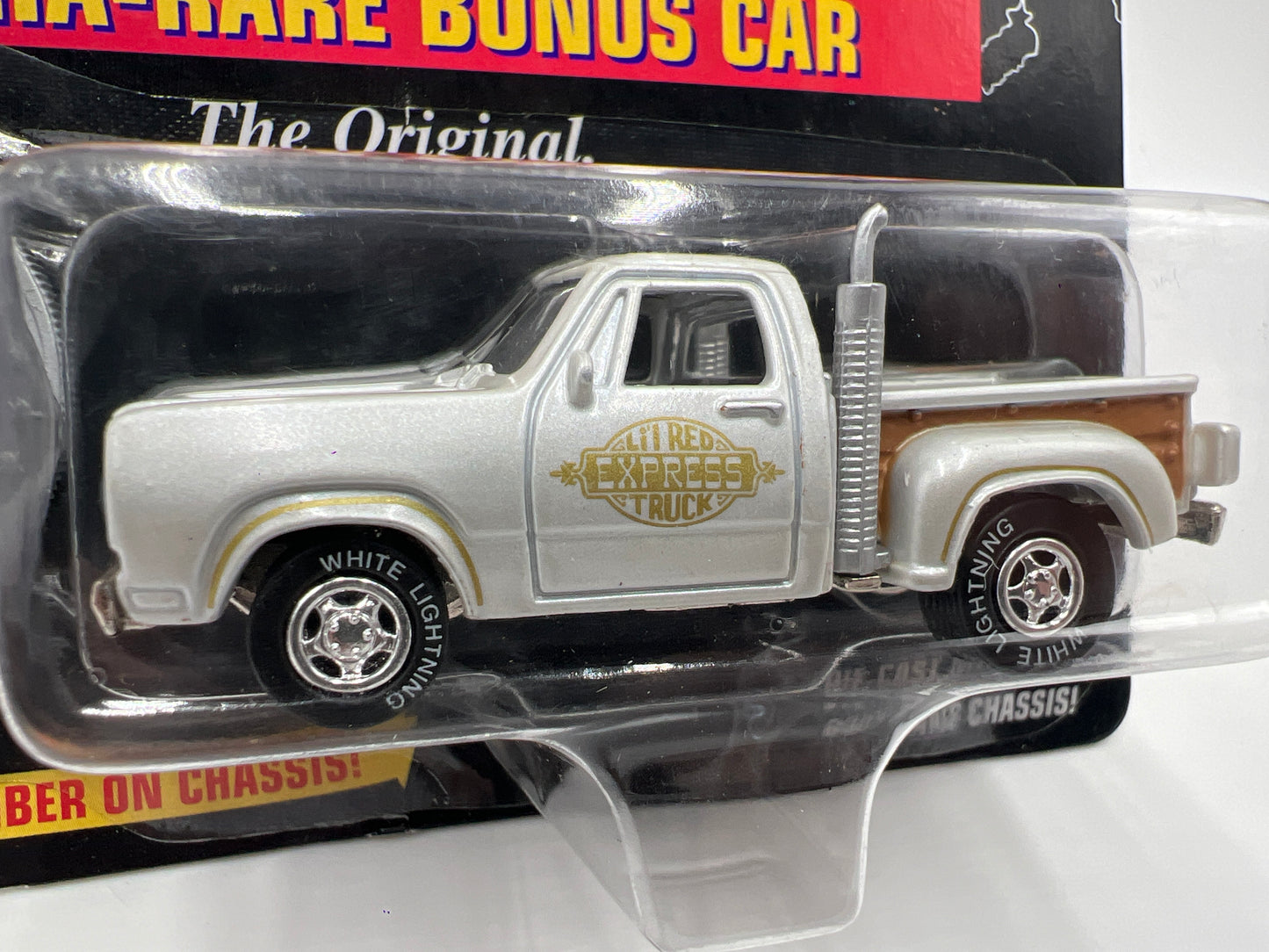 Johnny Lightning White Lightning Chase Truckin America #142 1978 Dodge Lil Red Express Truck White