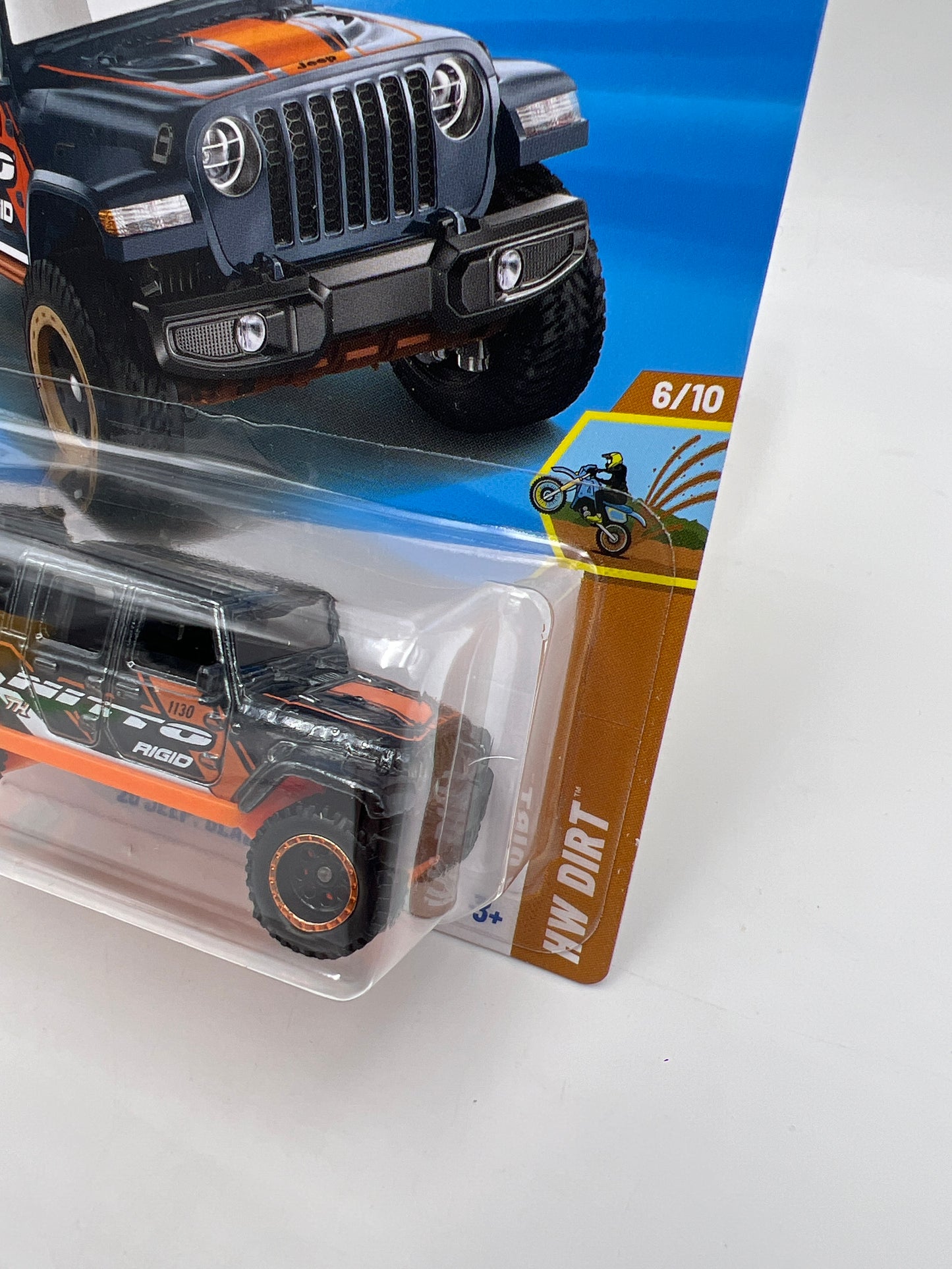 2025 Hot Wheels Super Treasure Hunt #130 20 Jeep Gladiator Nitto W/Protector Cracked Blister/J Hook Crease