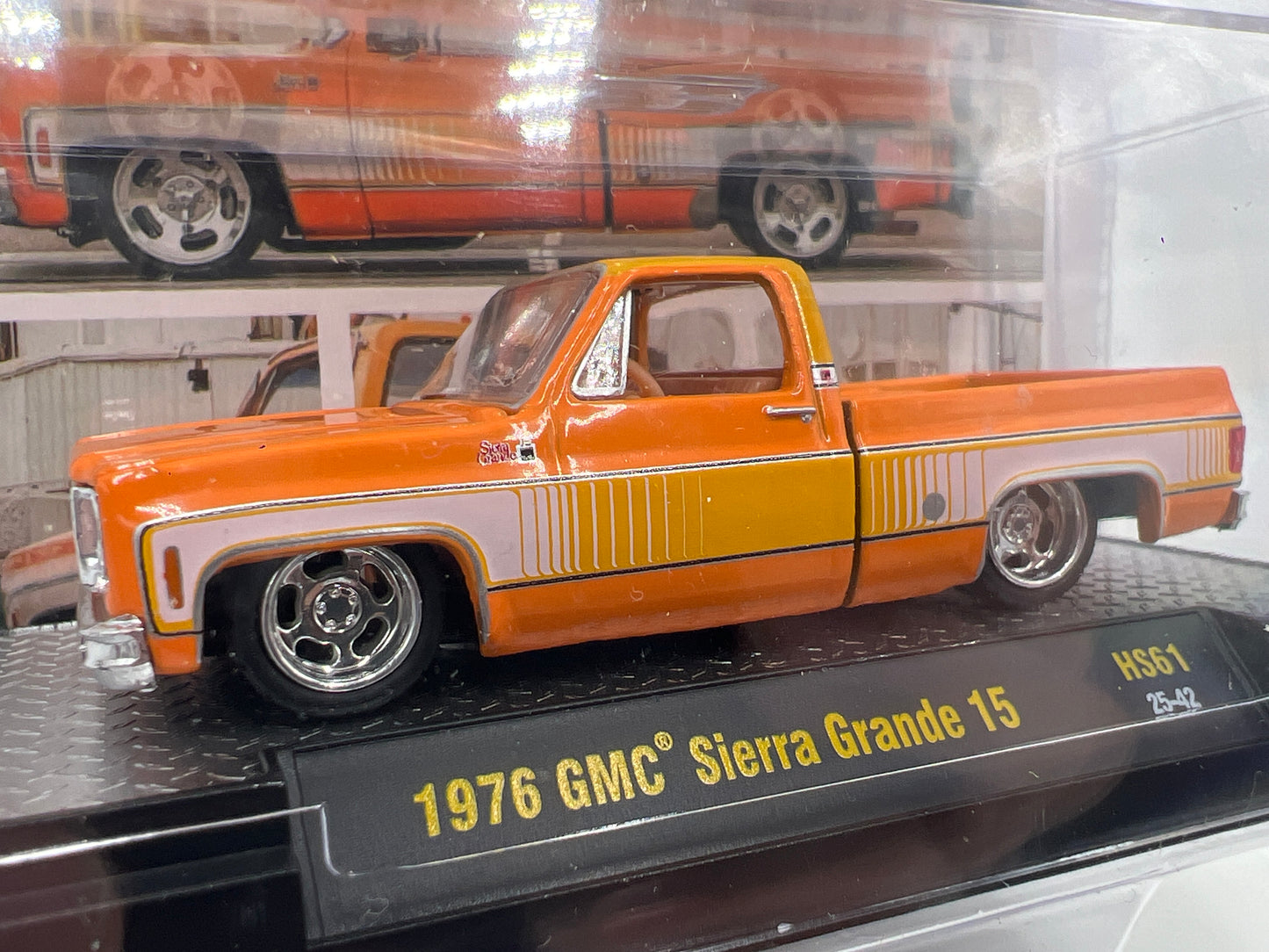 M2 Machines Hobby Exclusive Orange Slice 1976 GMC Sierra Grande 15 HS61 201D