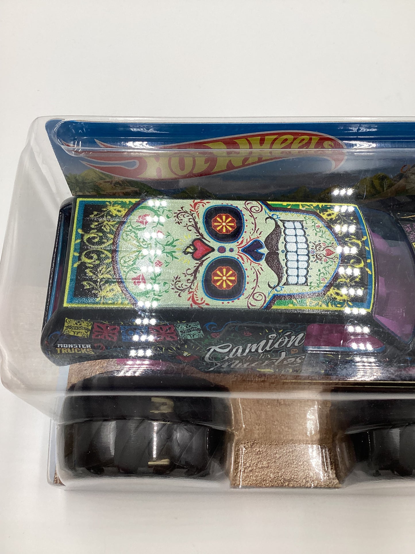 2021 Hot Wheels Monster Trucks Giant Wheels Camino De Los Muertos