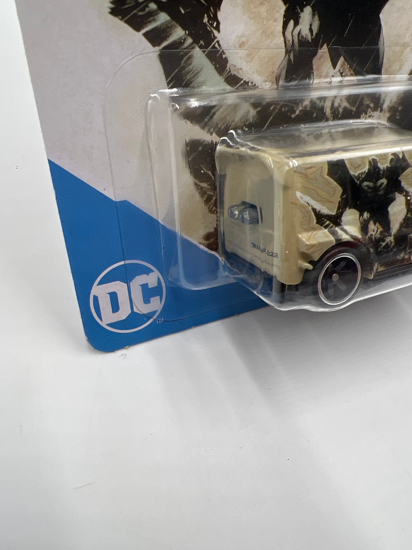 2022 Hot Wheels DC #1 09 Custom Ford Transit Connect Batman Tan 255i