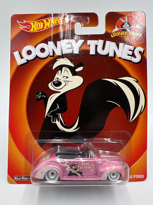 Hot Wheels Premium Looney Tunes Pepe Le Pew 40 Ford Pink 267C