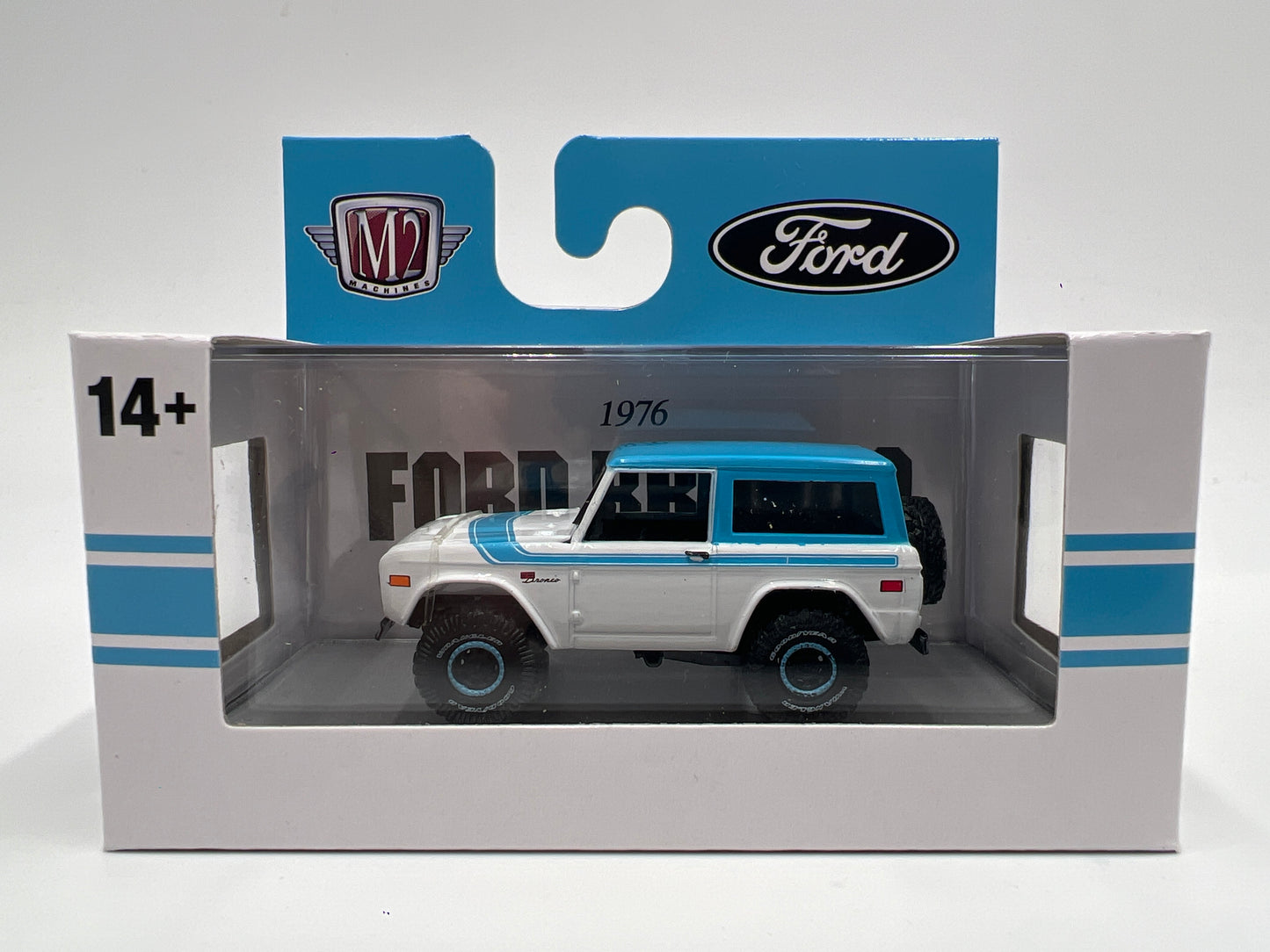 M2 Machines R106 1976 Ford Bronco White/Blue