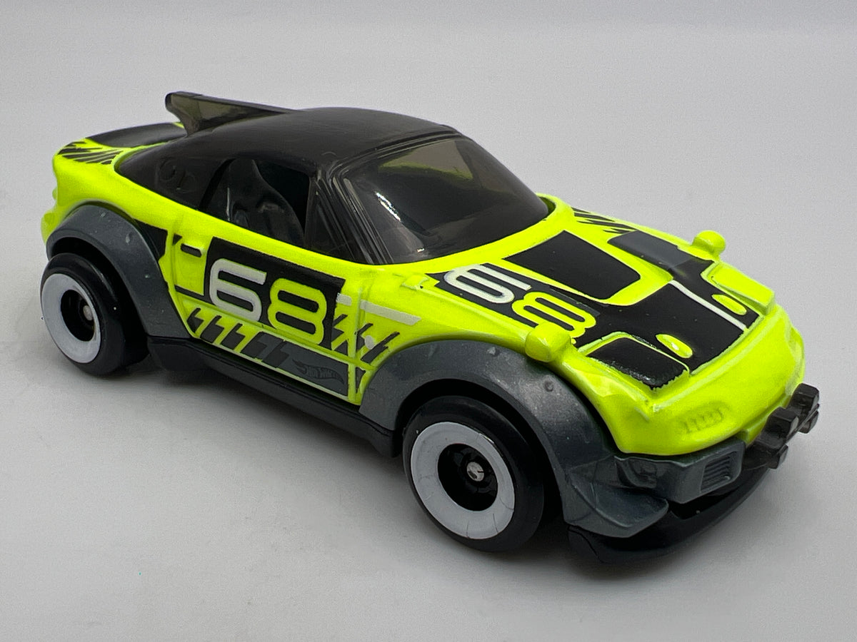 2027 Hot Wheels Mystery Models Series 1 #1 CHASE Mazda MX-5 Miata Neon