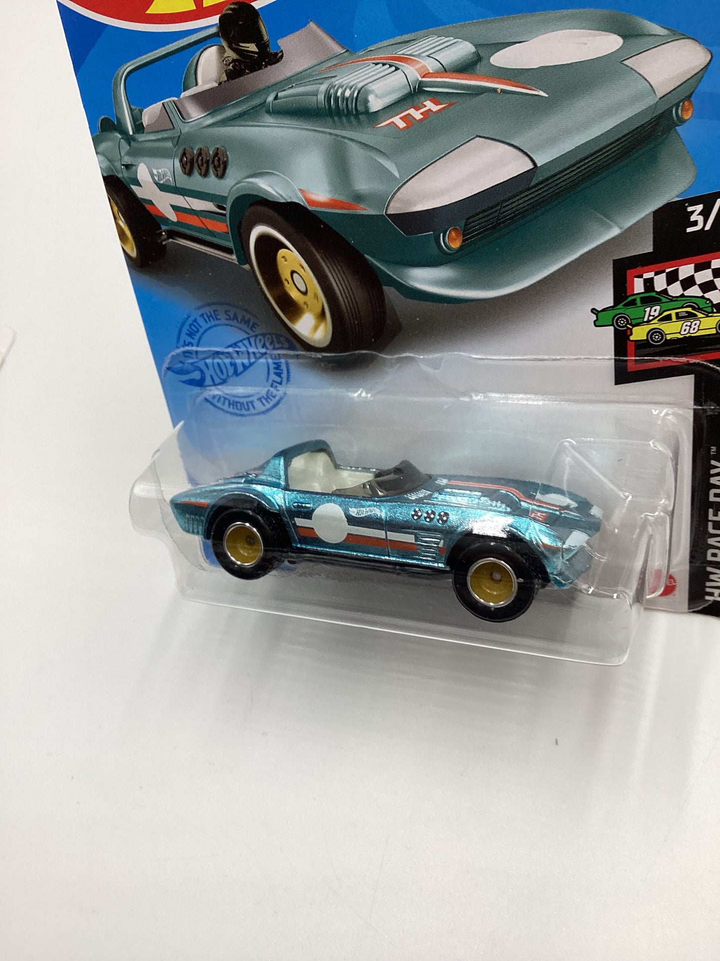 2021 Hot Wheels Super Treasure Hunt #37 Corvette Grand Sport Roadster with protector