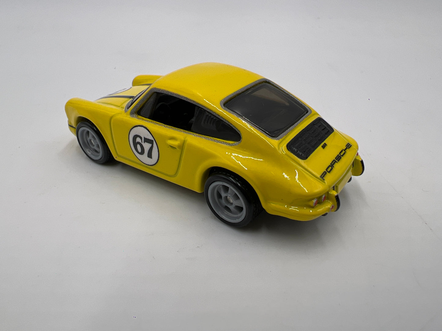 Hot Wheels Diorama Premium 67 Porsche 911 R Yellow Loose