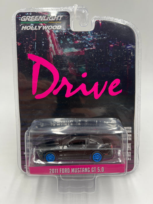 Greenlight Hollywood Series 34 Drive Walmart CHASE 2011 Ford Mustang GT 5.0 Black Cracked Blister