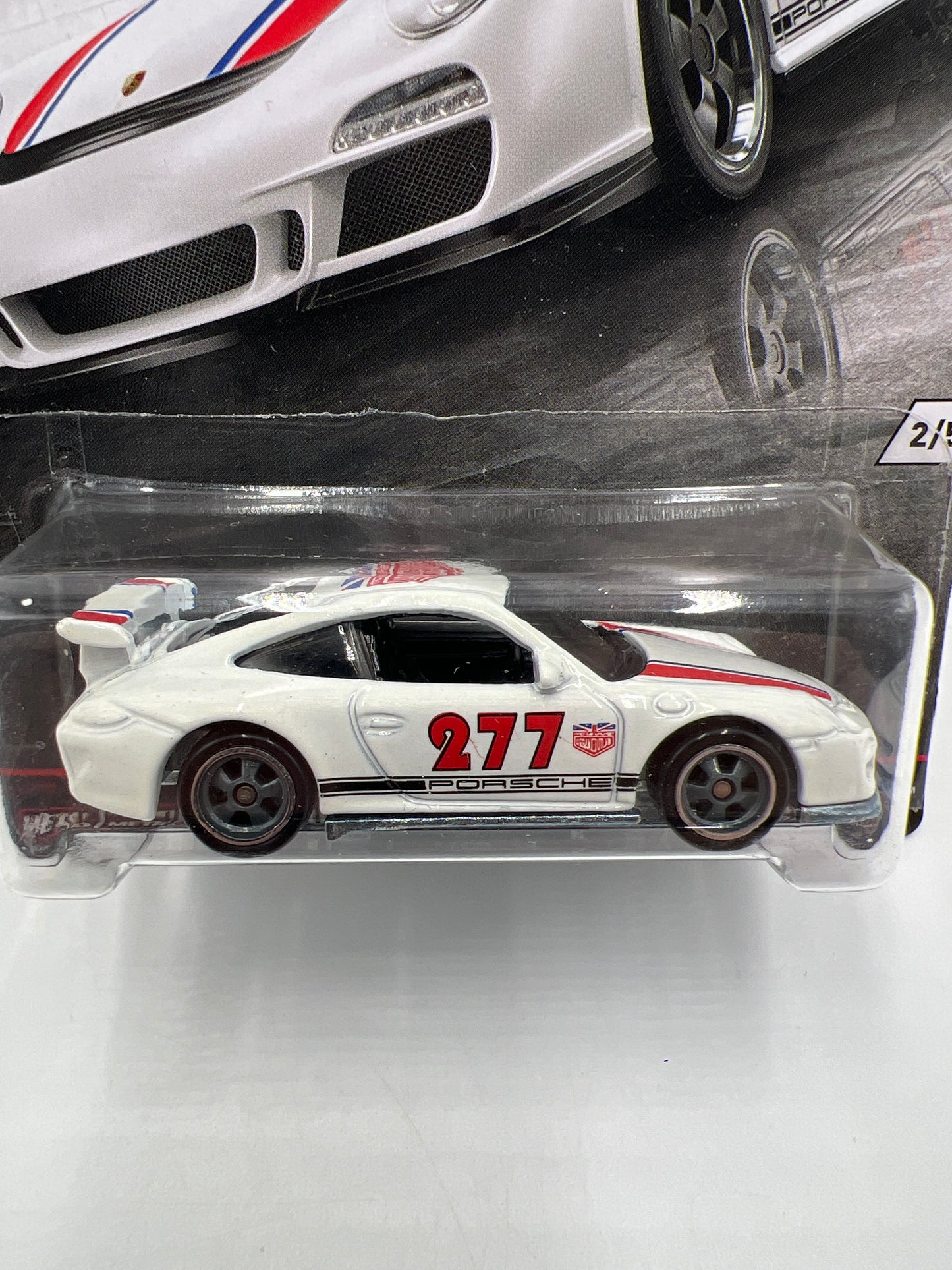 Hot Wheels Premium Euro Style #2 Porsche 911 GT3 RS White Magnus Walker W/Protector