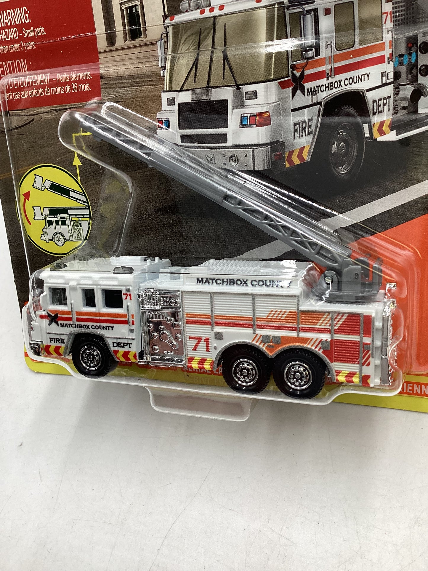 2024 Matchbox Working Rigs Pierce Quantum Aerial Ladder Truck White 168Q