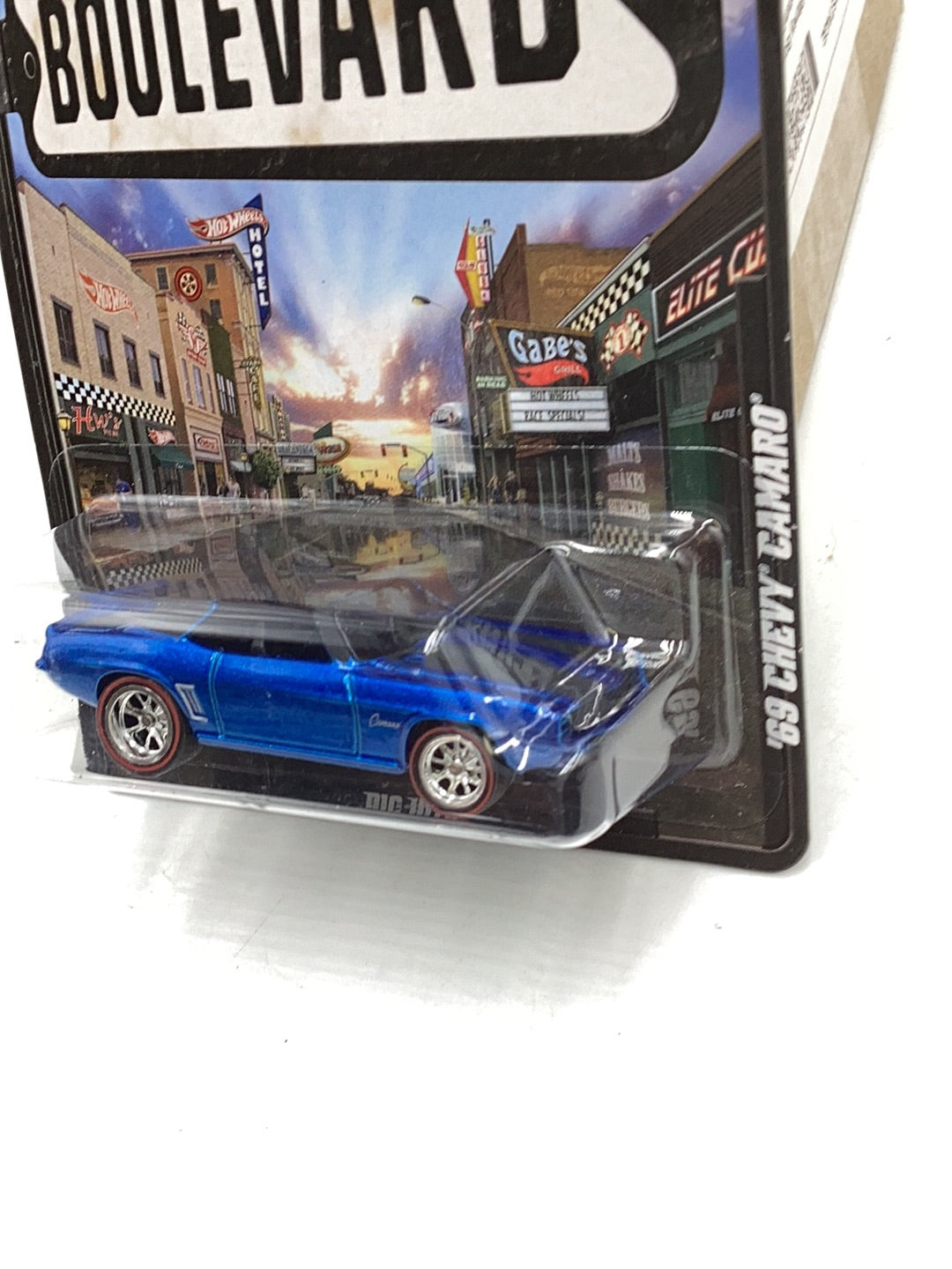 Hot wheels Boulevard Big Hits ‘69 Chevy Camaro with protector