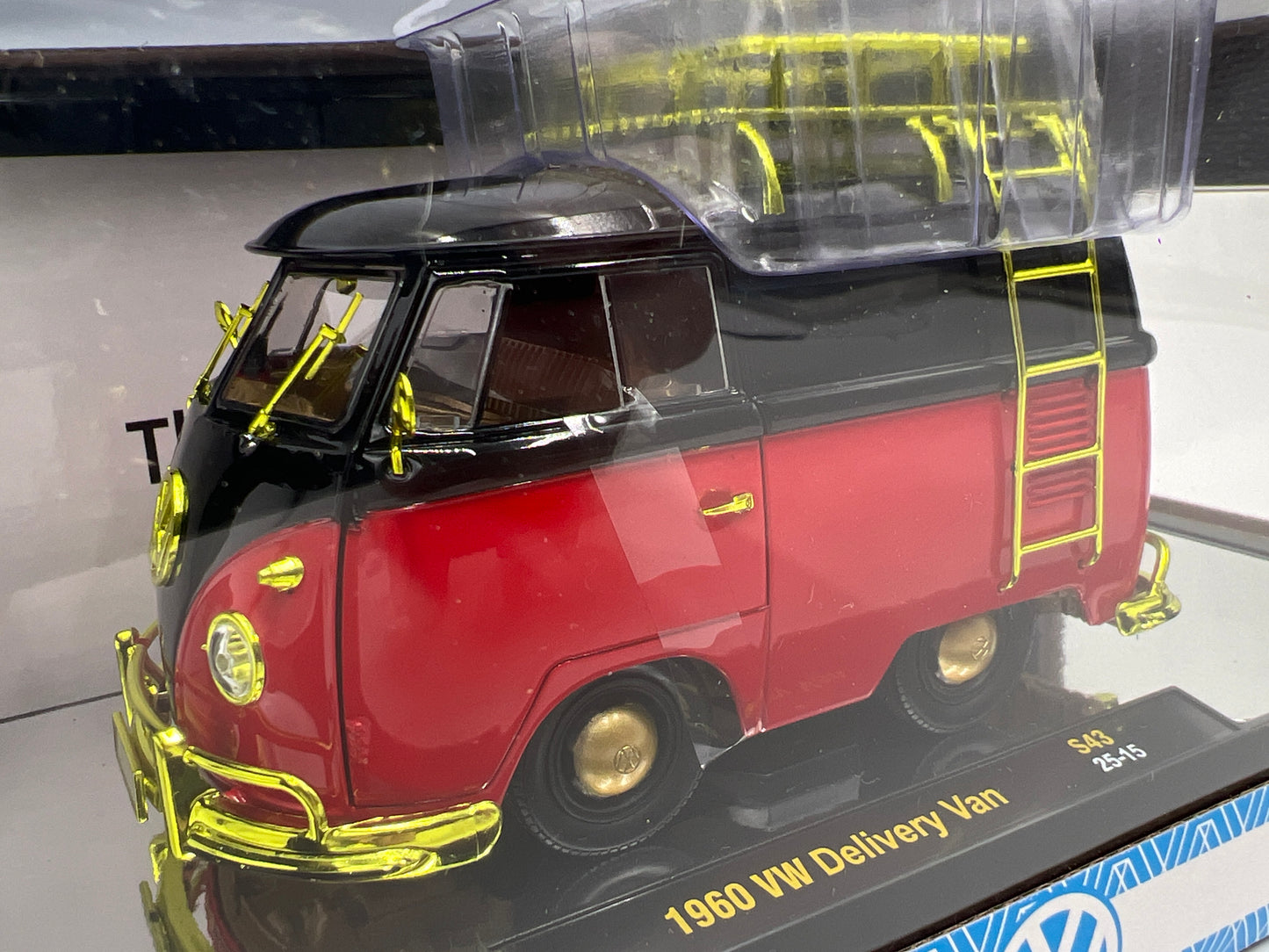 M2 Machines 1/24 CHASE 1960 VW Delivery Van Red/Black S43