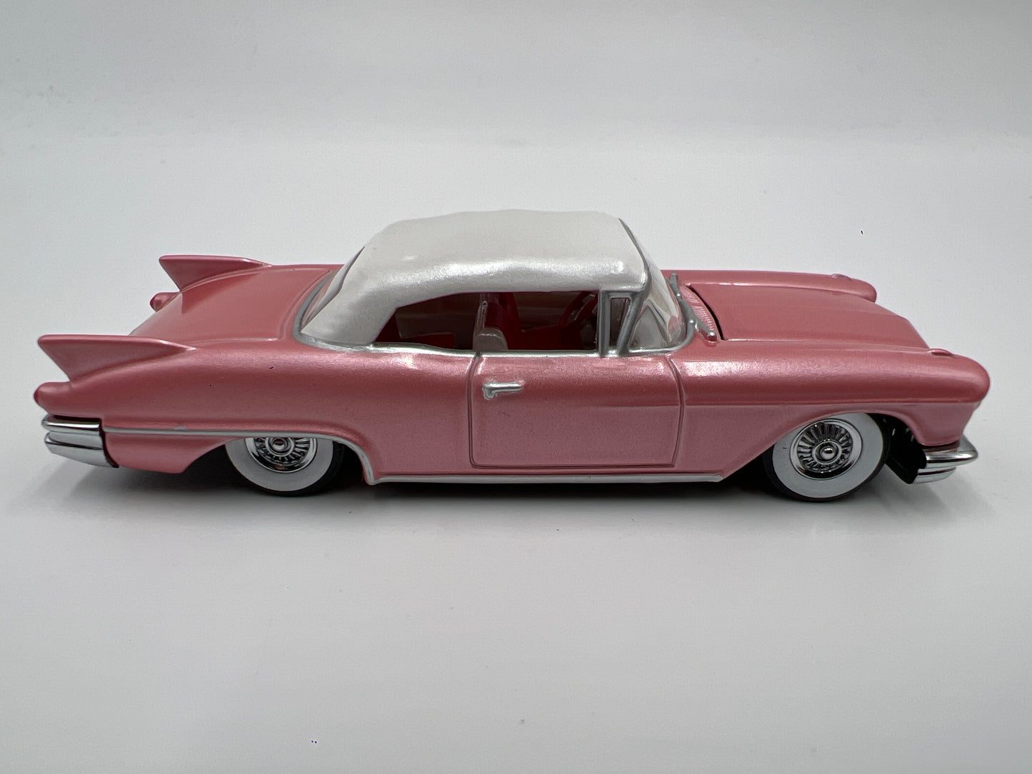 Hot Wheels Collectibles 1/64 Hard Rock Cafe 1957 Cadillac Eldorado Pink Loose