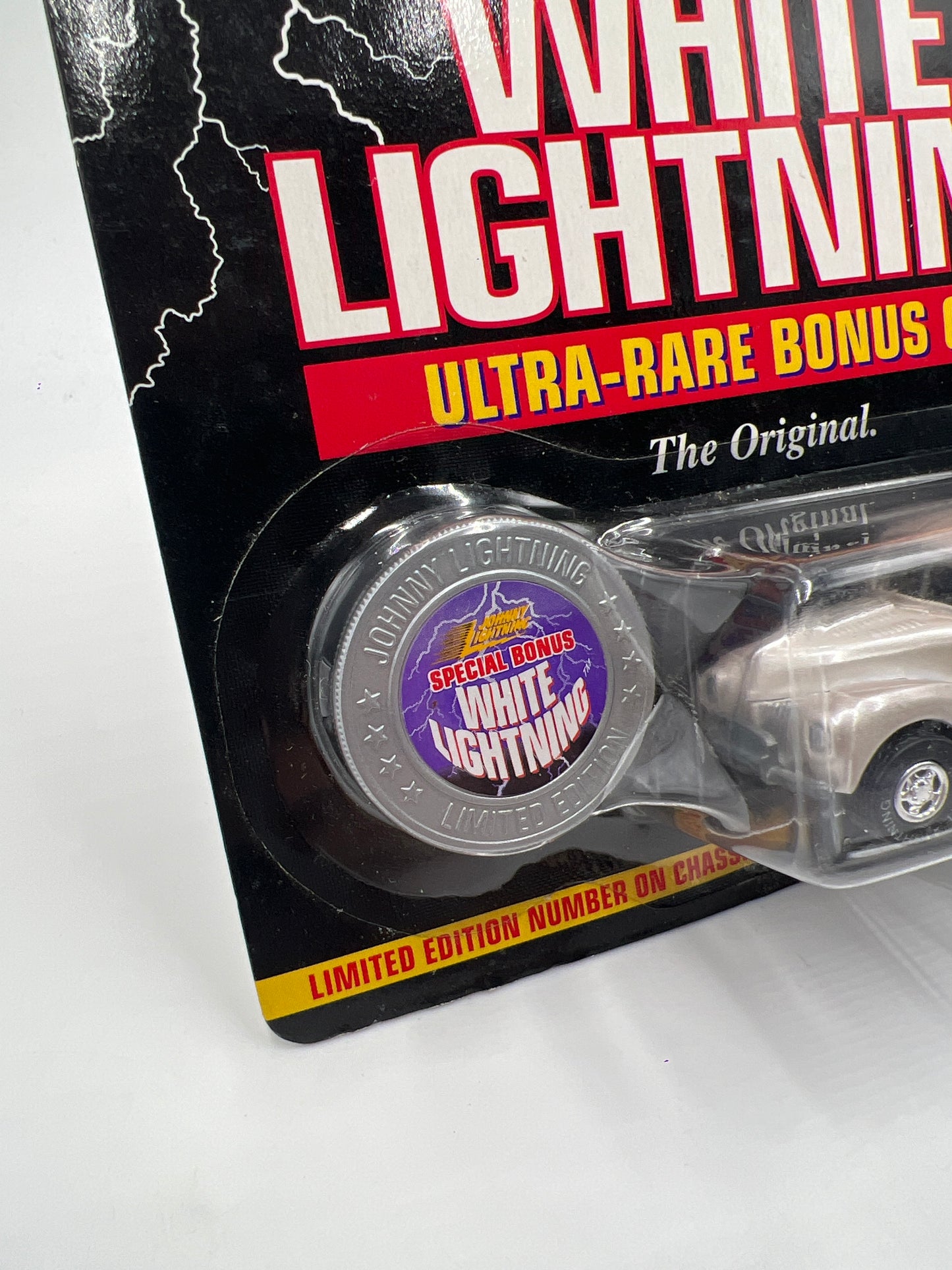 Johnny Lightning White Lightning Chase Truckin America #139 1940 Ford Truck White 2