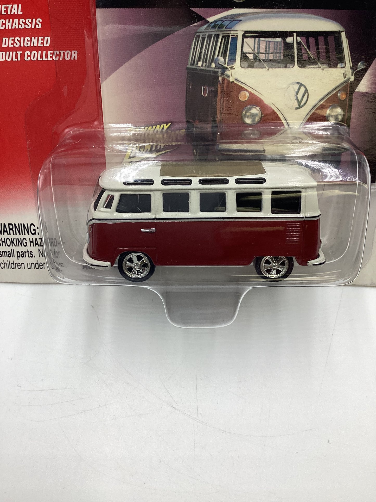 Johnny Lightning Volkswagen Series 1953 Samba Bus Red /White 220G