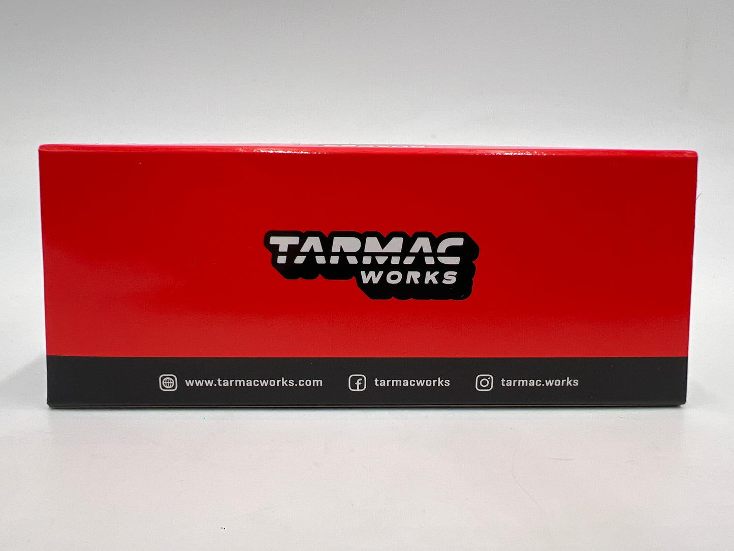 Tarmac Works x Road 64 Honda Integra Type R DC5 Custom Red