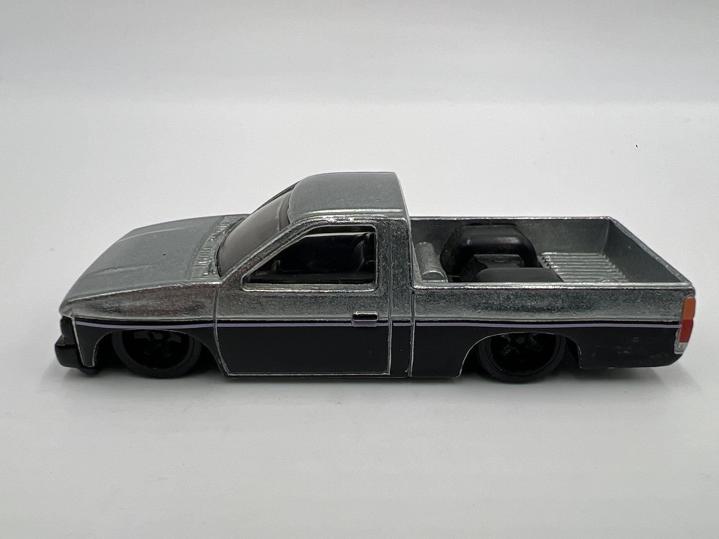 2025 Hot Wheels 1/64 Zamac Set 93 Nissan D21 Hardbody Pick-Up Loose CUSTOM