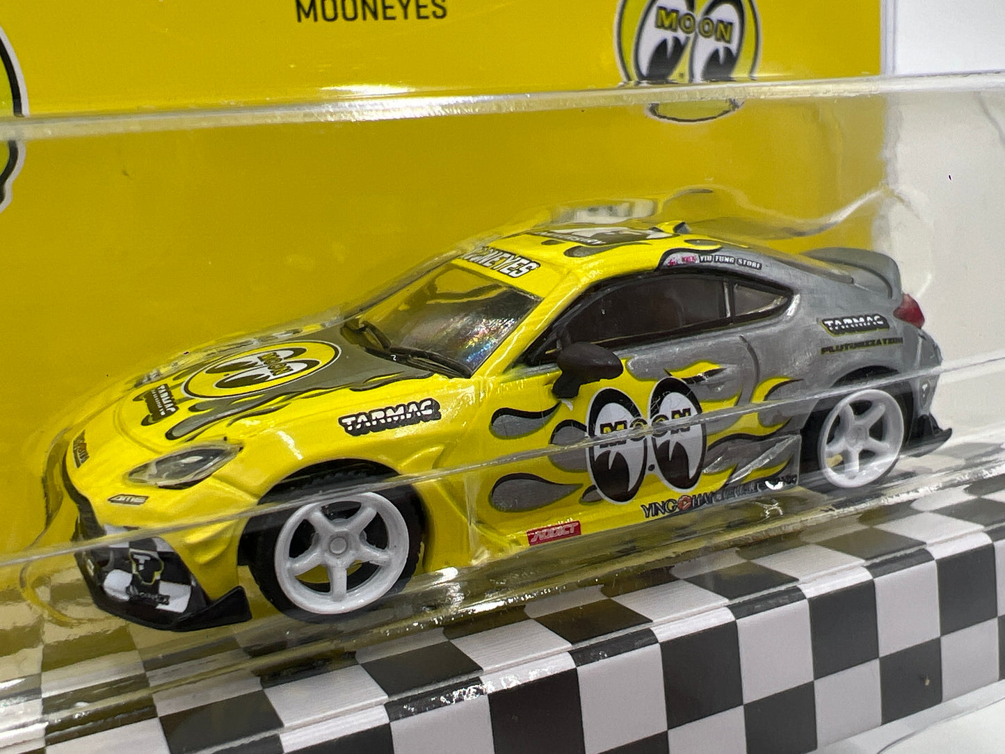 Tarmac Works Mijo Exclusives CHASE Toyota GR86 Mooneyes