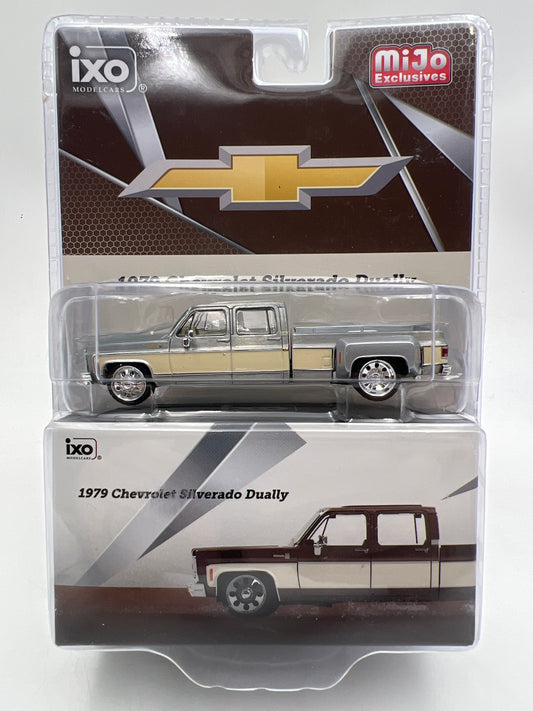 IXO Models MiJo Exclusives CHASE 1979 Chevrolet Silverado Dually