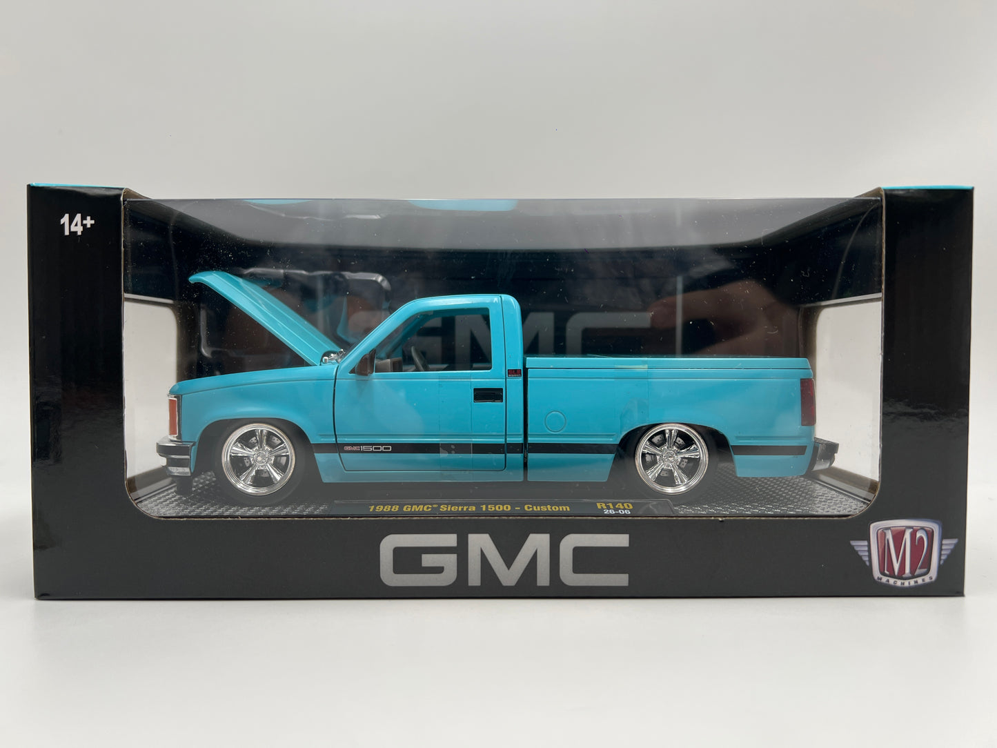 M2 Machines 1/24 Scale R140 1988 GMC Sierra 1500 Custom Light Blue