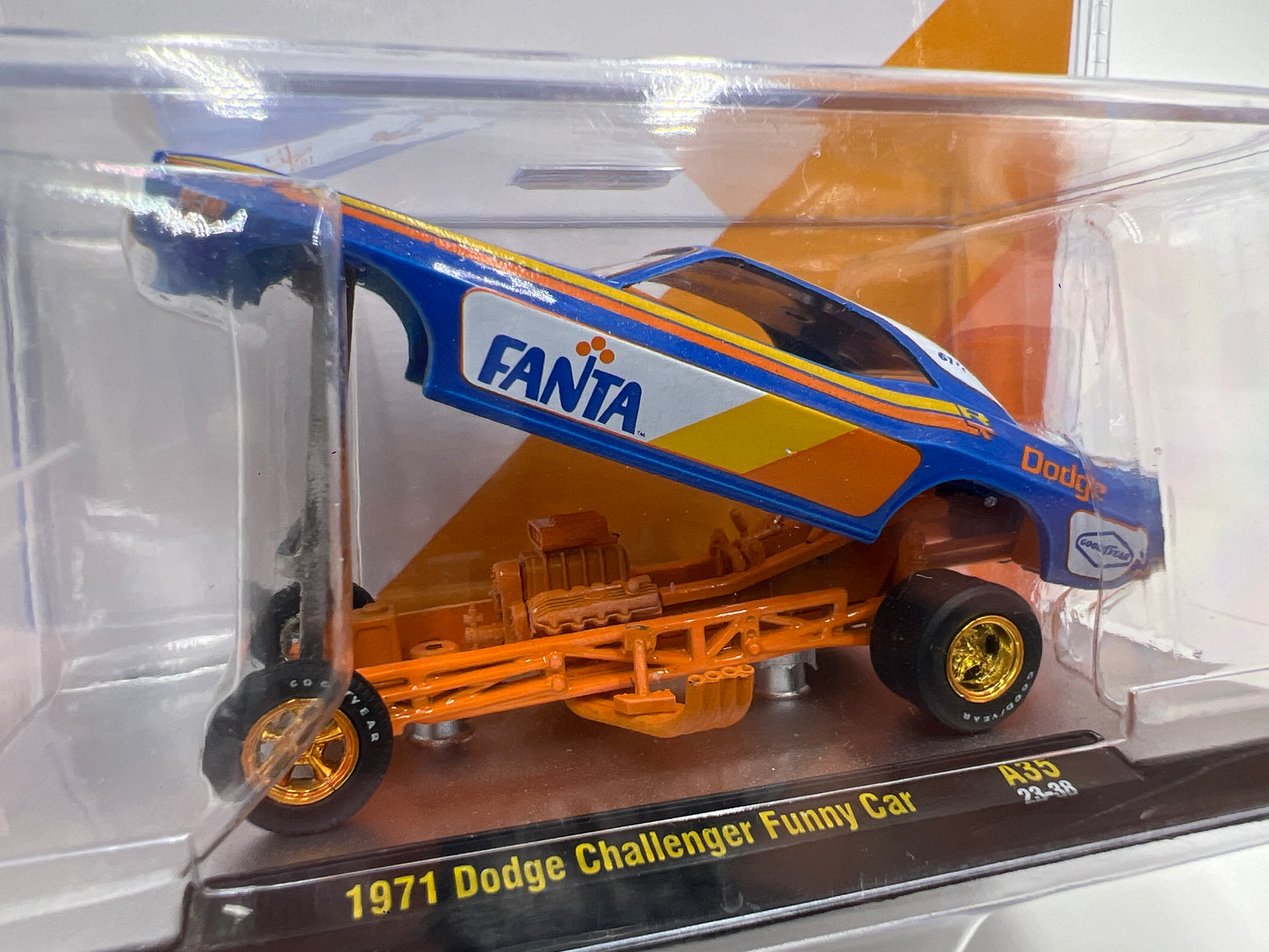 M2 Machines Coca Cola Fanta CHASE 1971 Dodge Challenger Funny Car A35