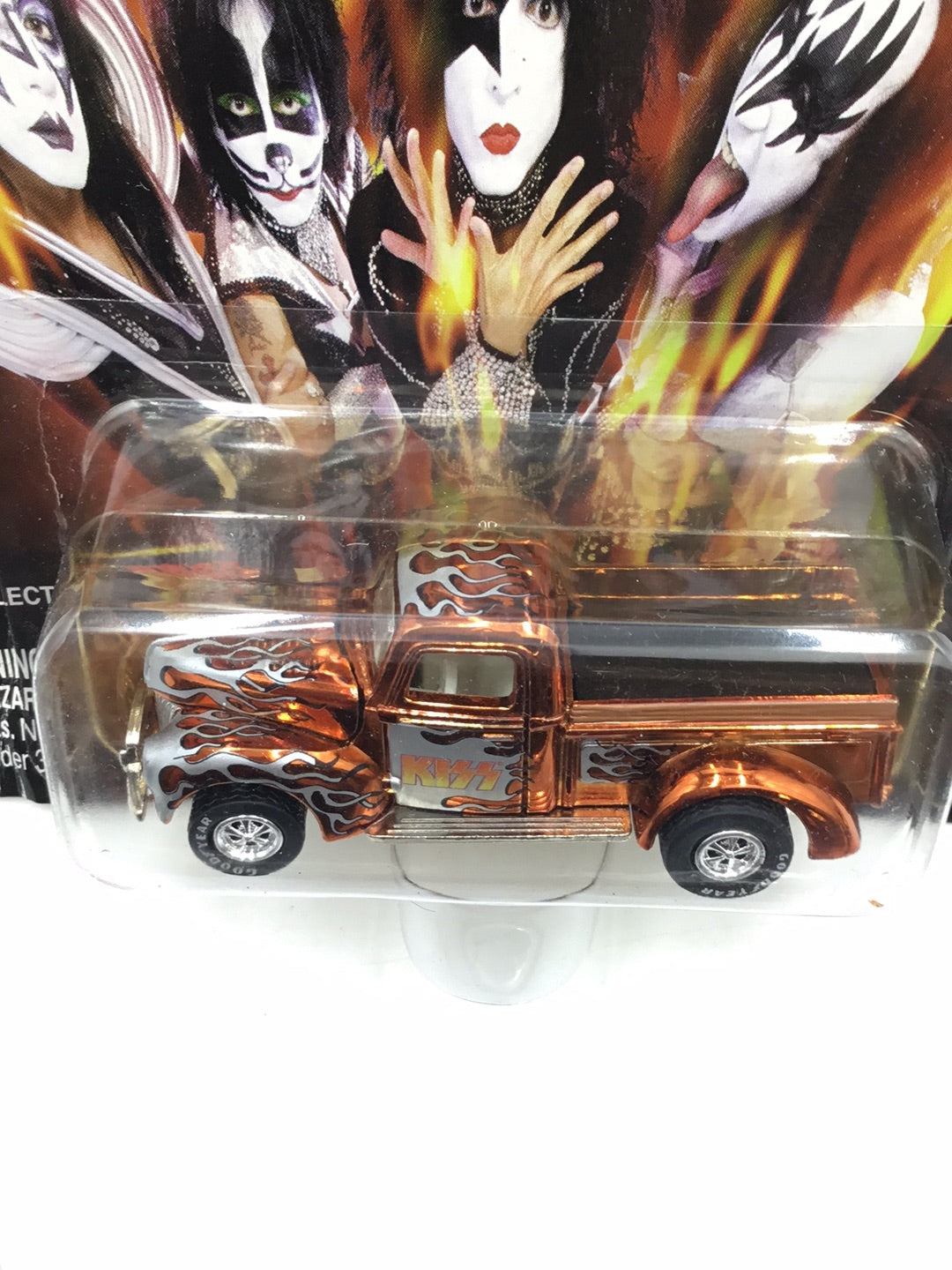 Johnny Lightning Kiss 1940 Ford (Bad Card)