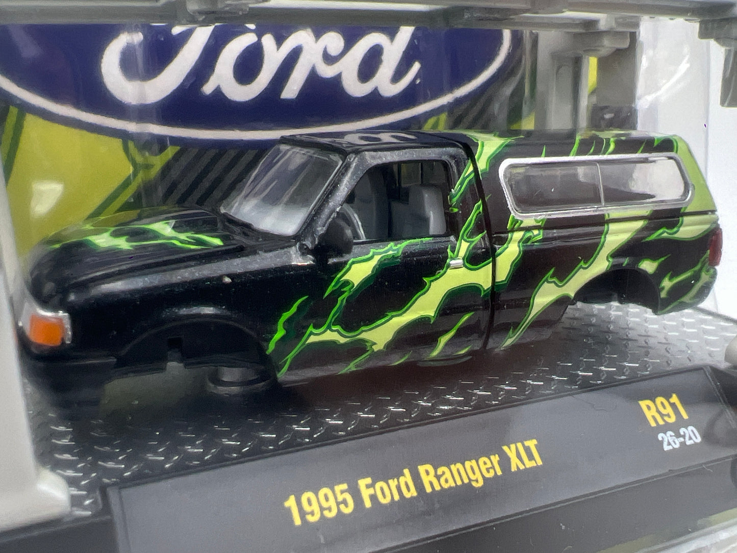 M2 Machines Model Kits R91 1995 Ford Ranger XLT Black/Green