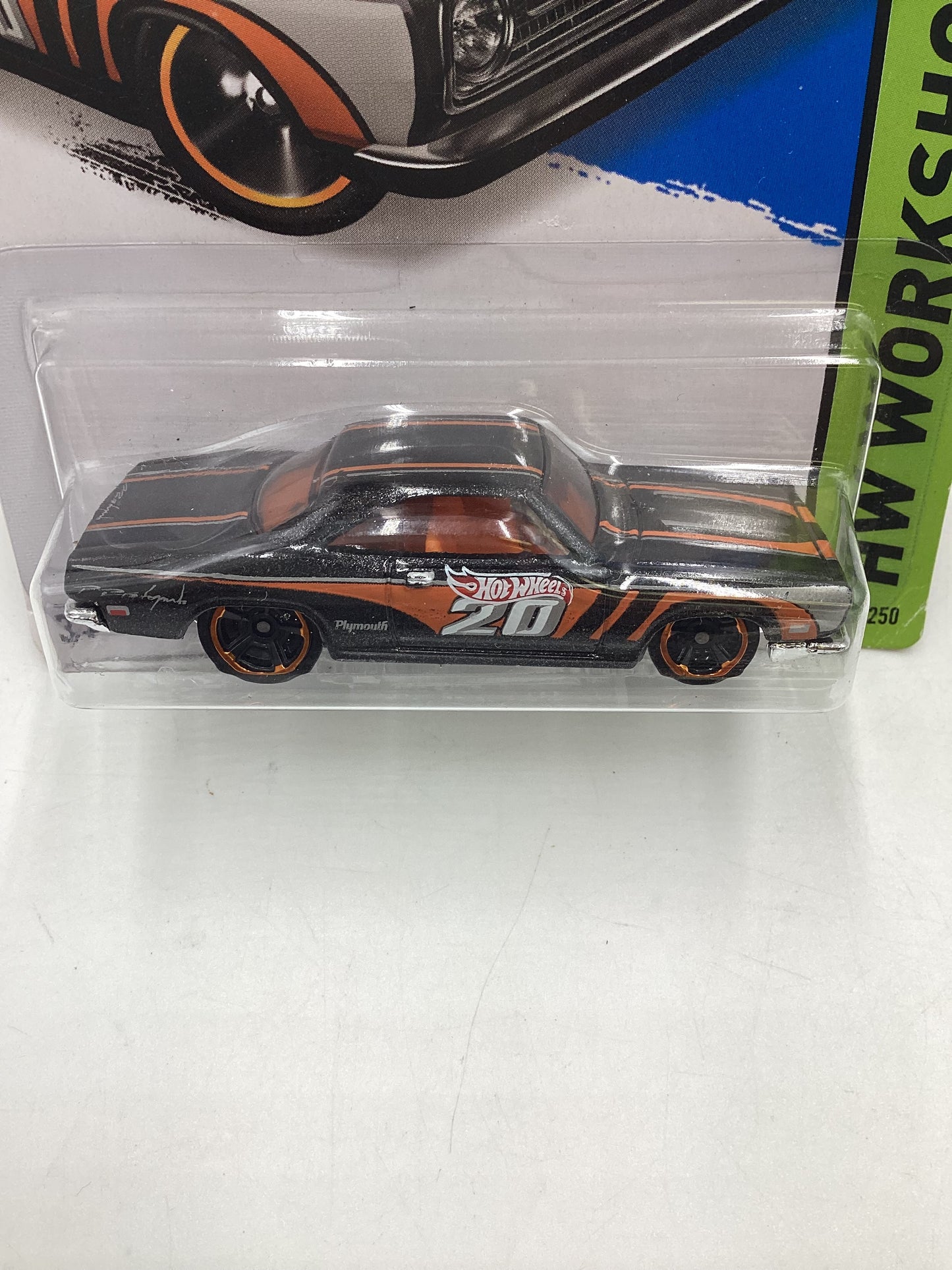 2014 Hot wheels Workshop #239 68 Plymouth barracuda formula S 38C