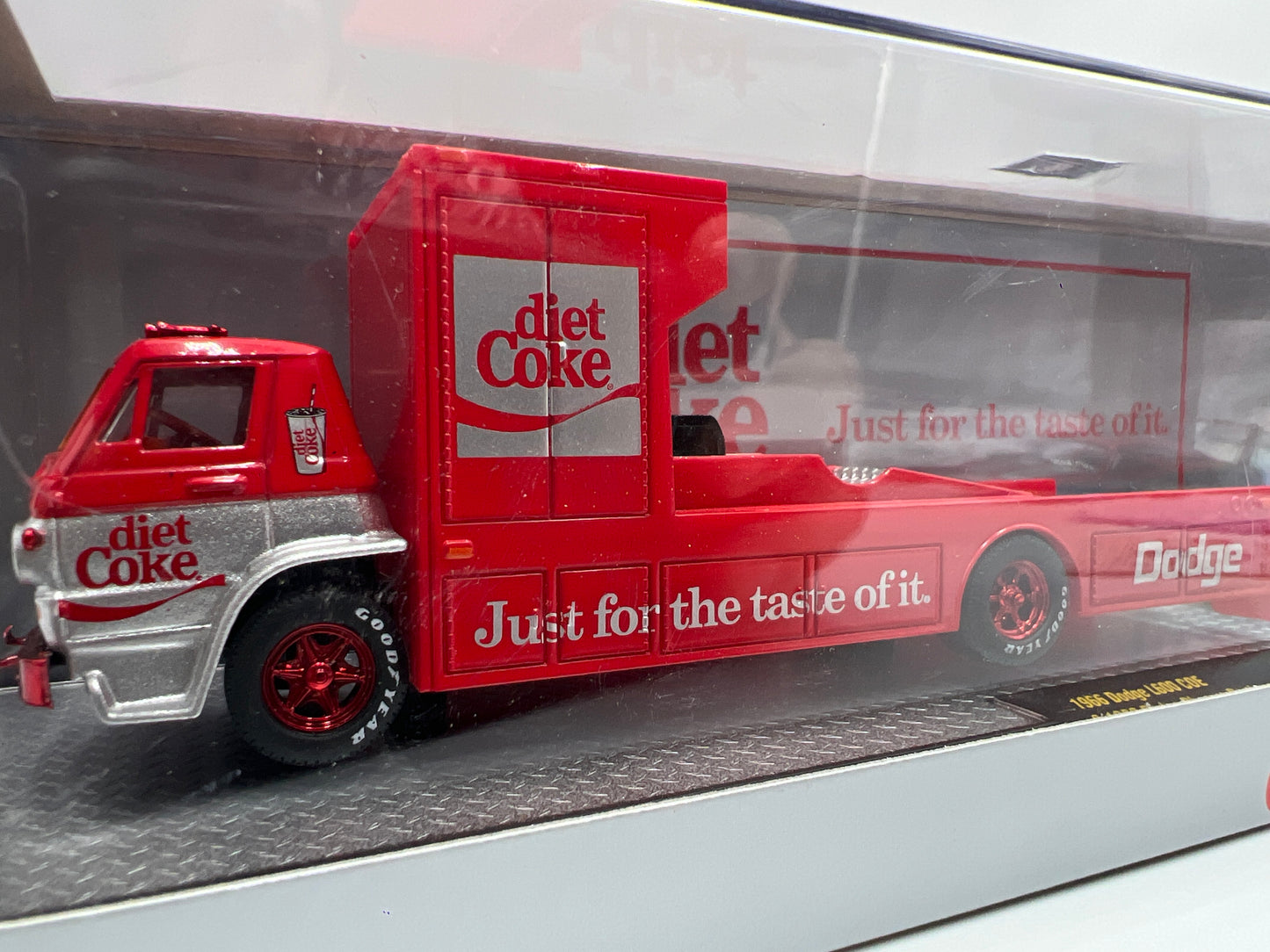 M2 Machines Auto Haulers CHASE Diet Coke 1966 Dodge L600 COE & 1969 Dodge Charger Daytona Hemi TW12