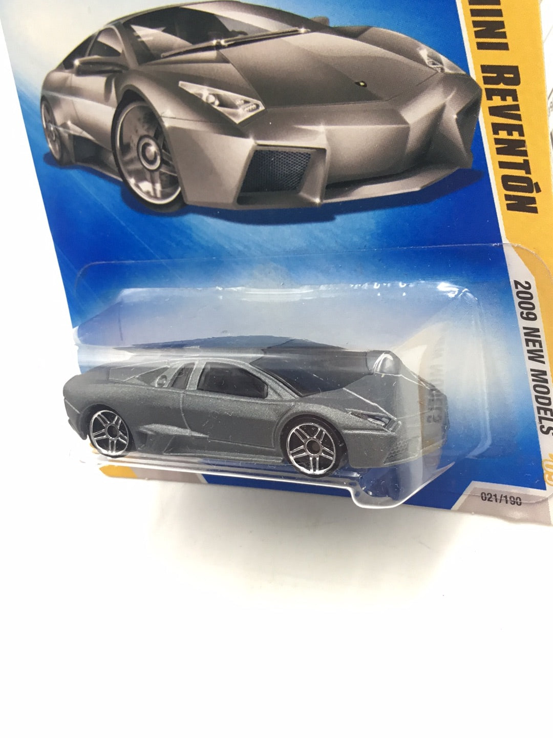 2009 Hot Wheels #21 Lamborghini Reventon GG3