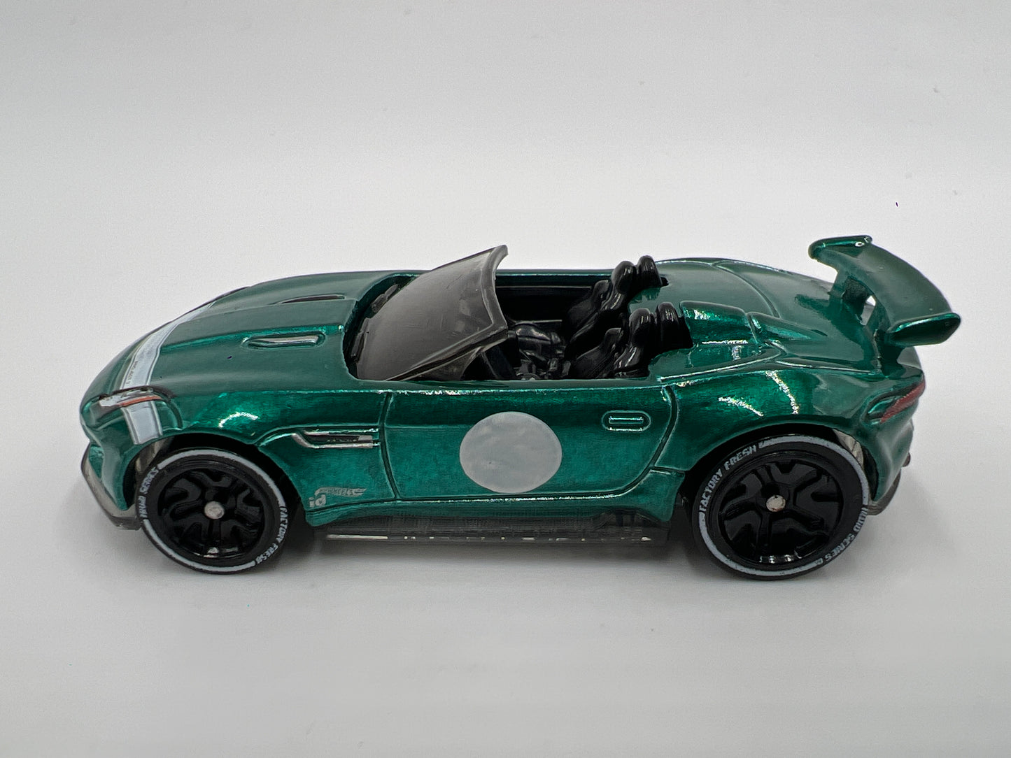 Hot Wheels iD Factory Fresh Series 1 #6 15 Jaguar F-Type Project 7